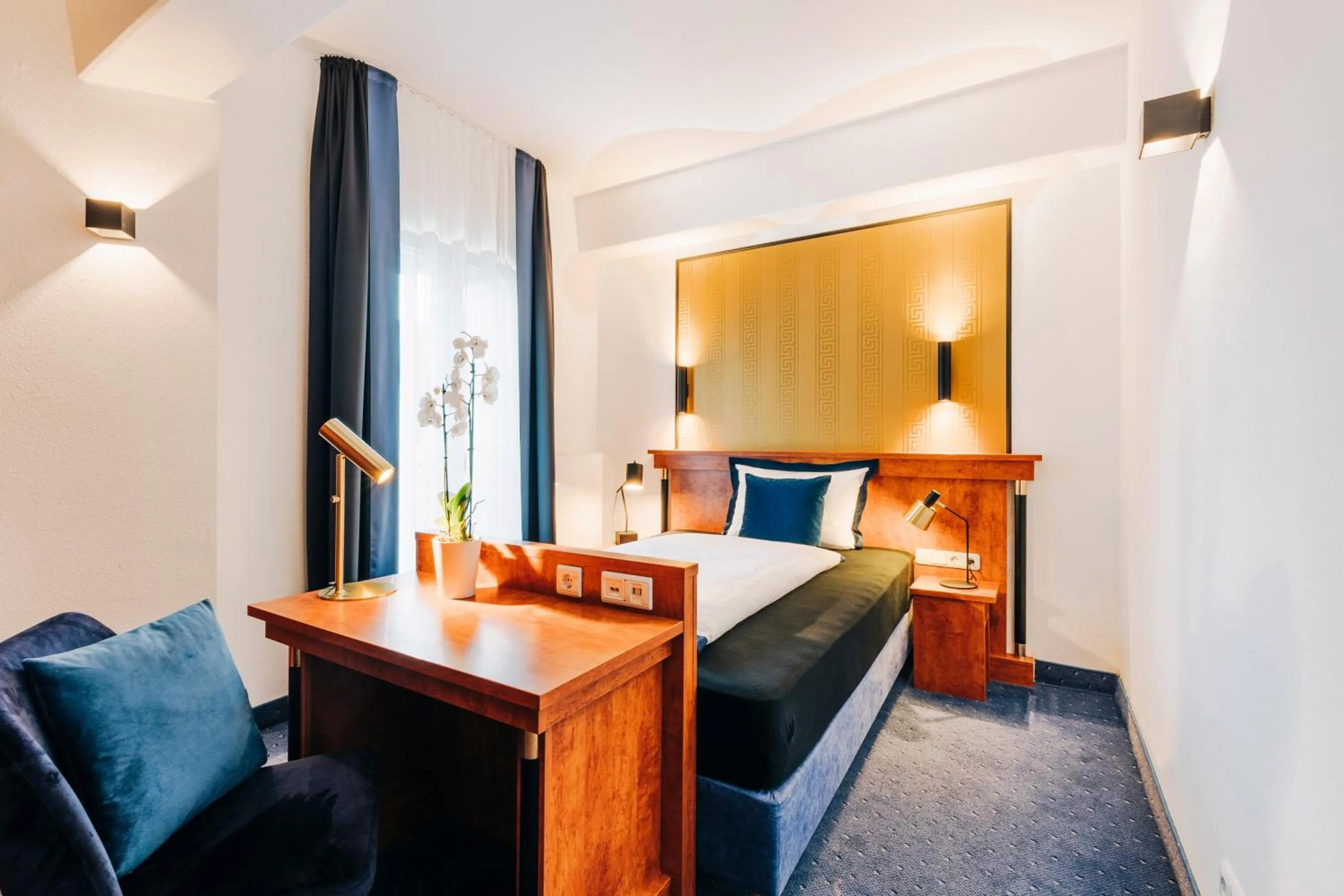 Photo of the whole room, Bed in DAS v EVERT Hotel - am Congress Centrum Würzburg