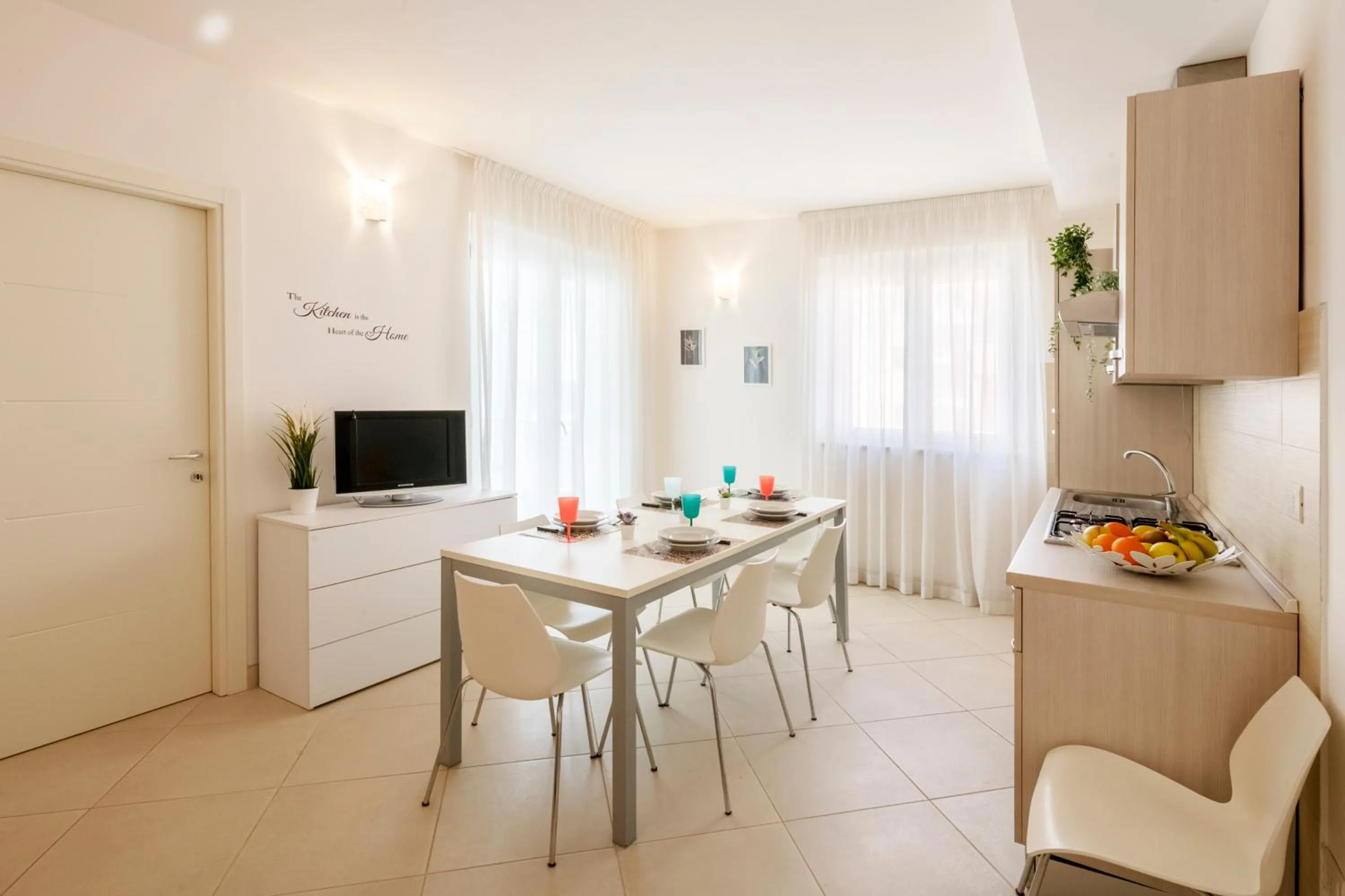 Dining area in Elegante Trilocale Marconi prima fila mare