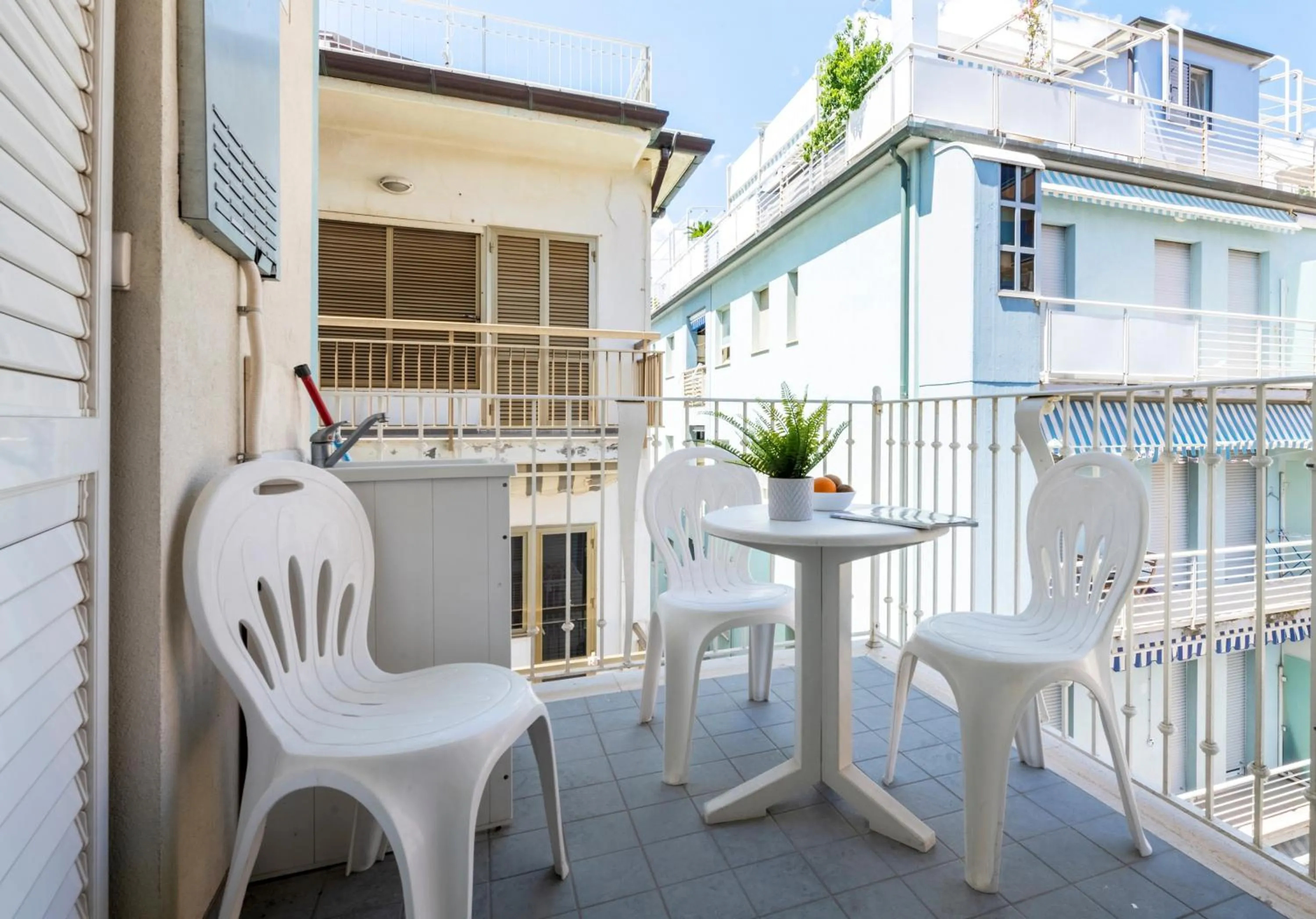 Balcony/Terrace in Elegante Trilocale Marconi prima fila mare