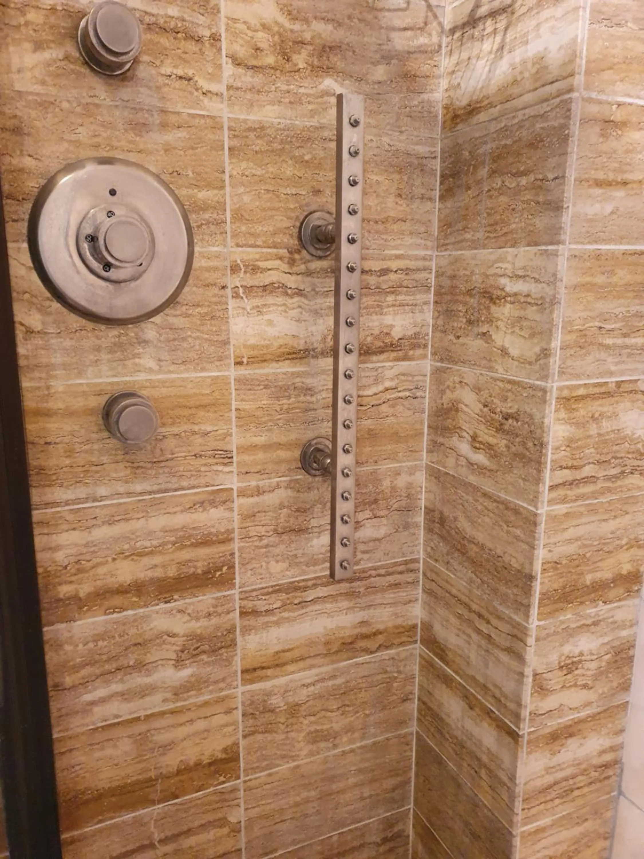 Bathroom in La Romantique