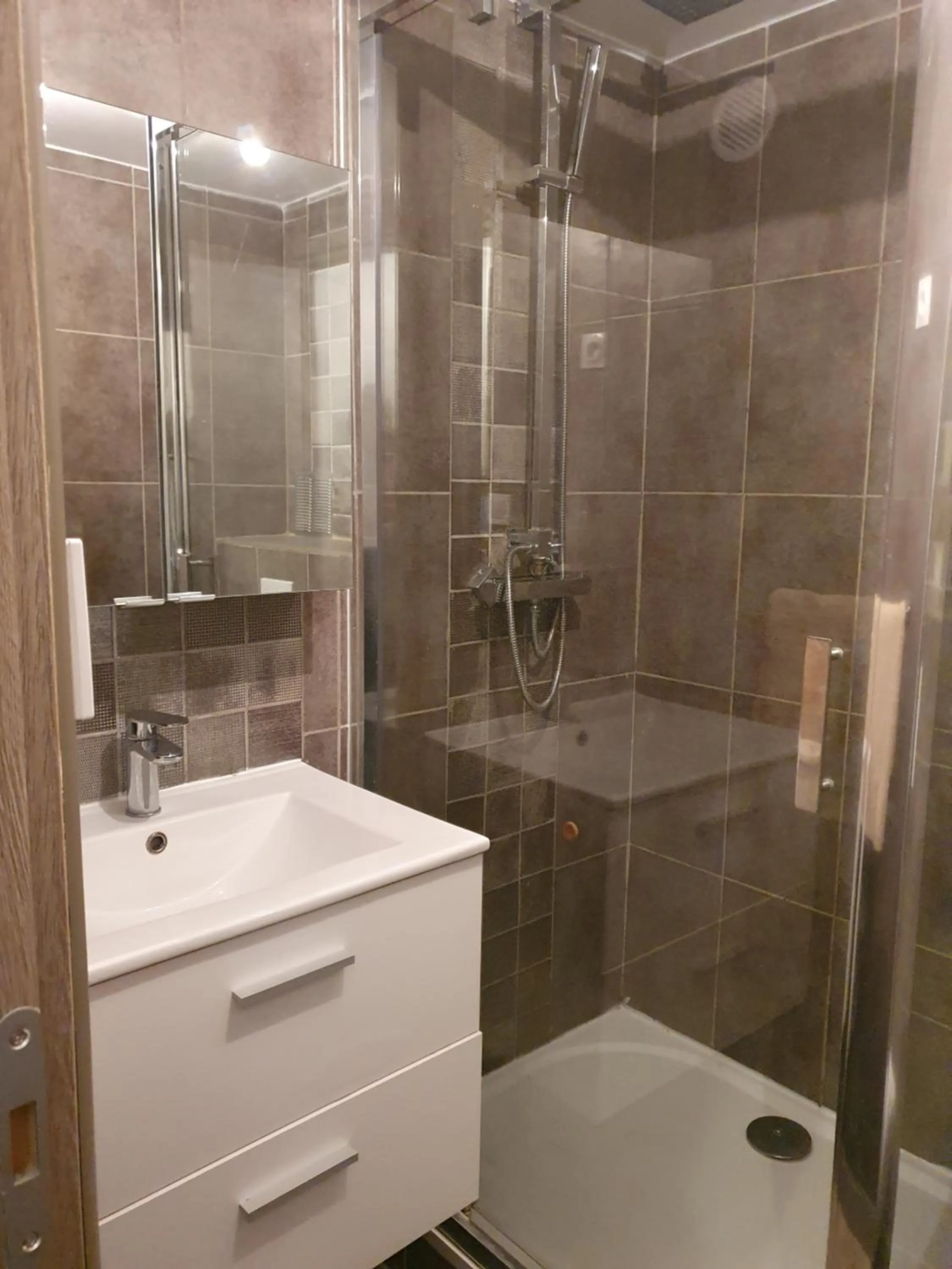 Bathroom in La Romantique