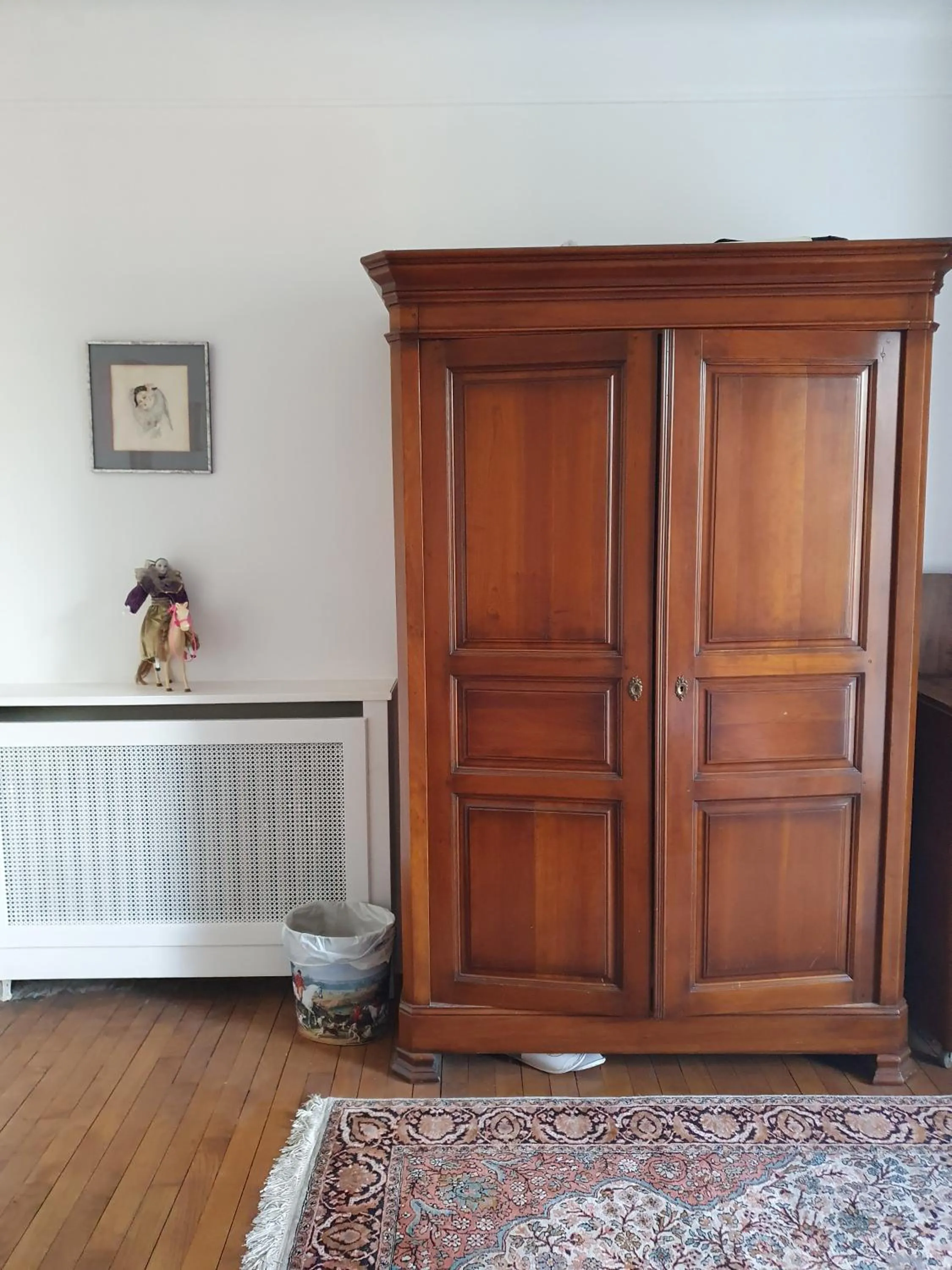 wardrobe in La Romantique