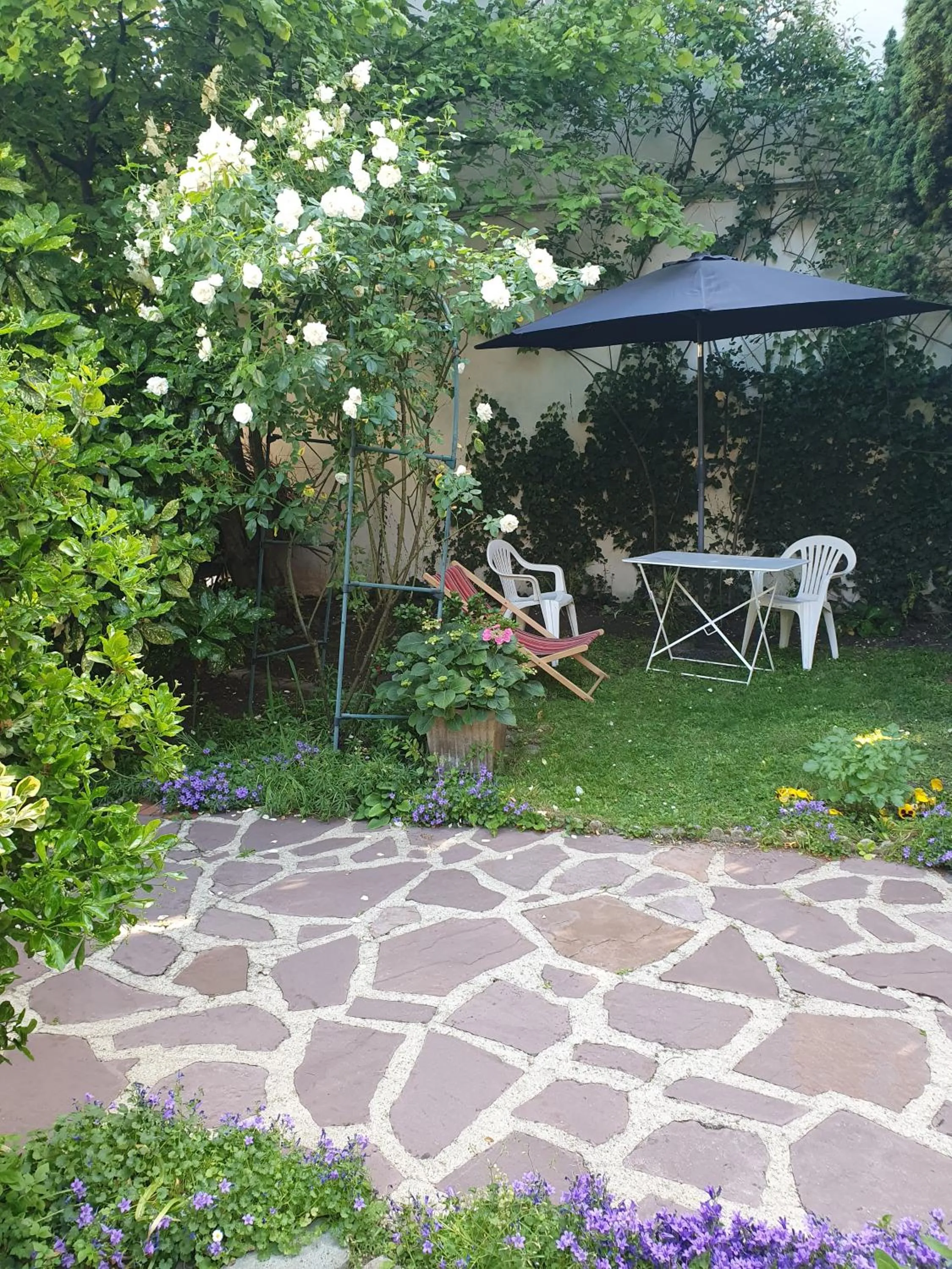 Garden in La Romantique