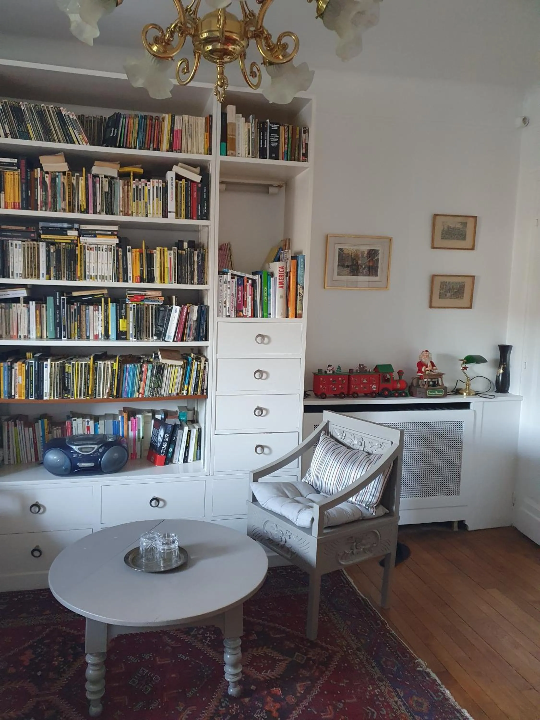 Seating area in La Romantique