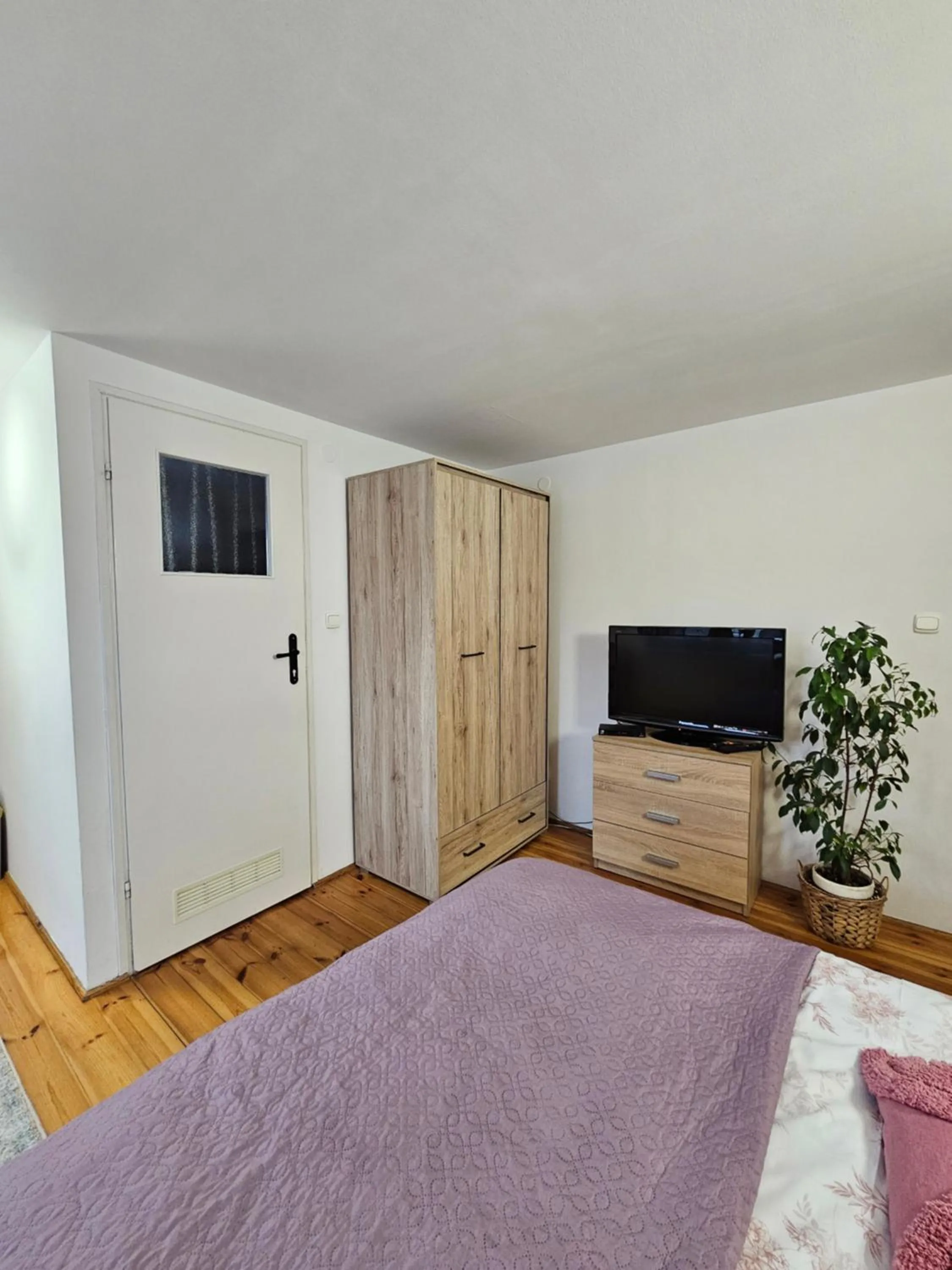 Bed in Karczma Regionalna Młyn -pokoje gościne