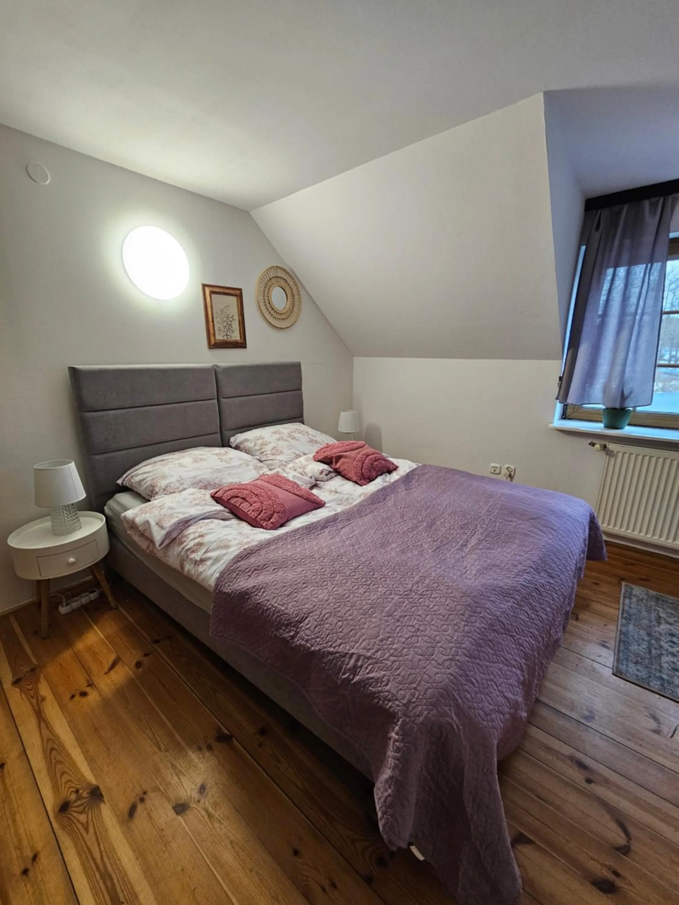 Bed in Karczma Regionalna Młyn -pokoje gościne