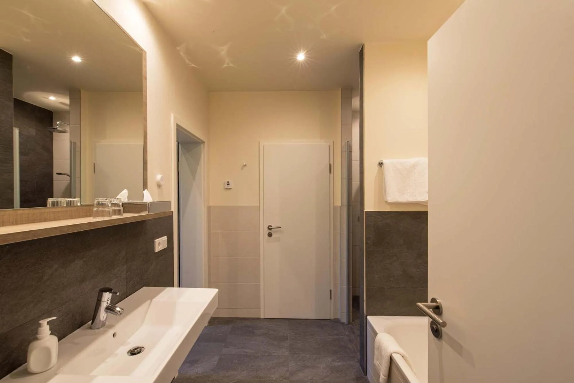 Bathroom in Hotel Deutschherrenhof