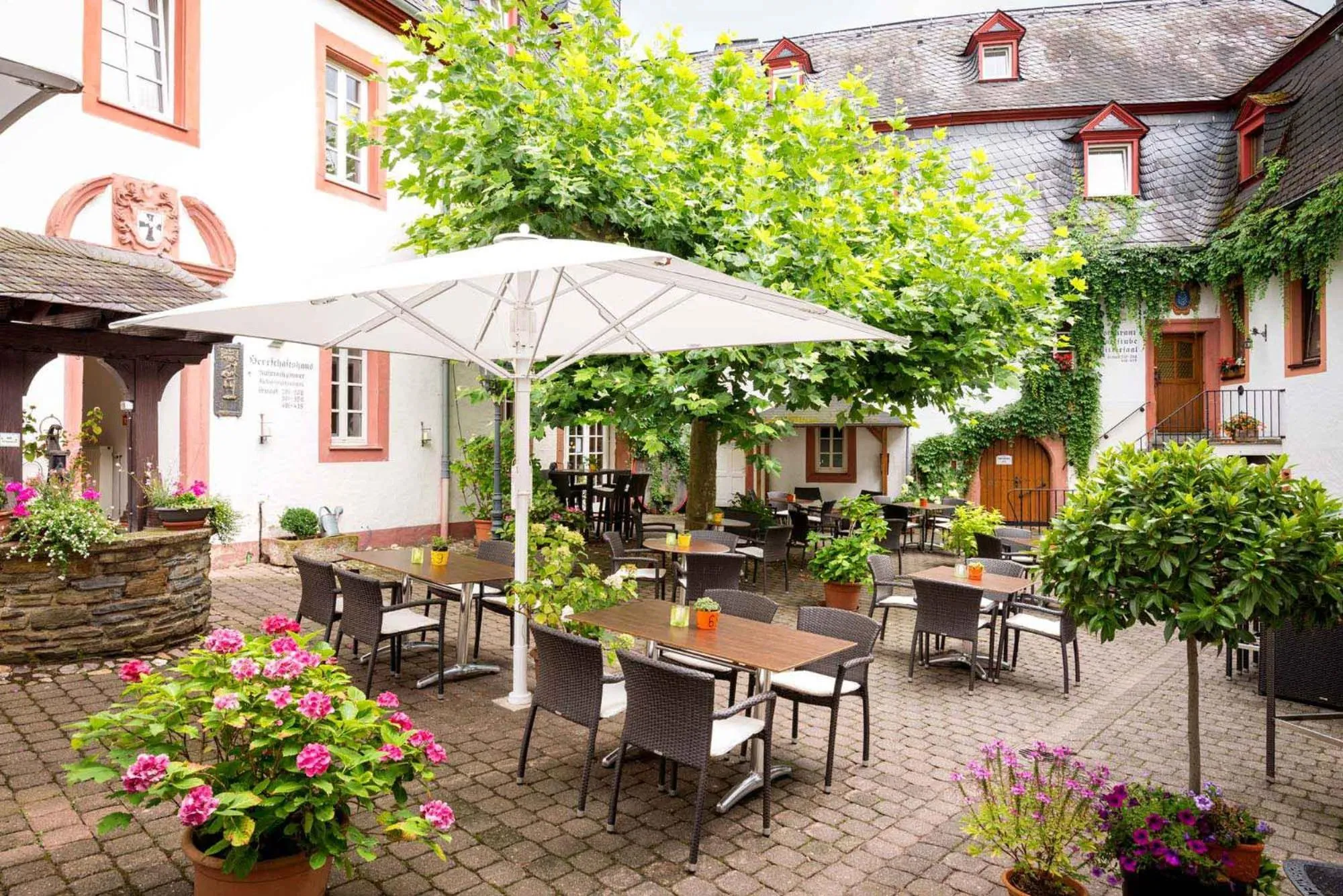 Patio in Hotel Deutschherrenhof