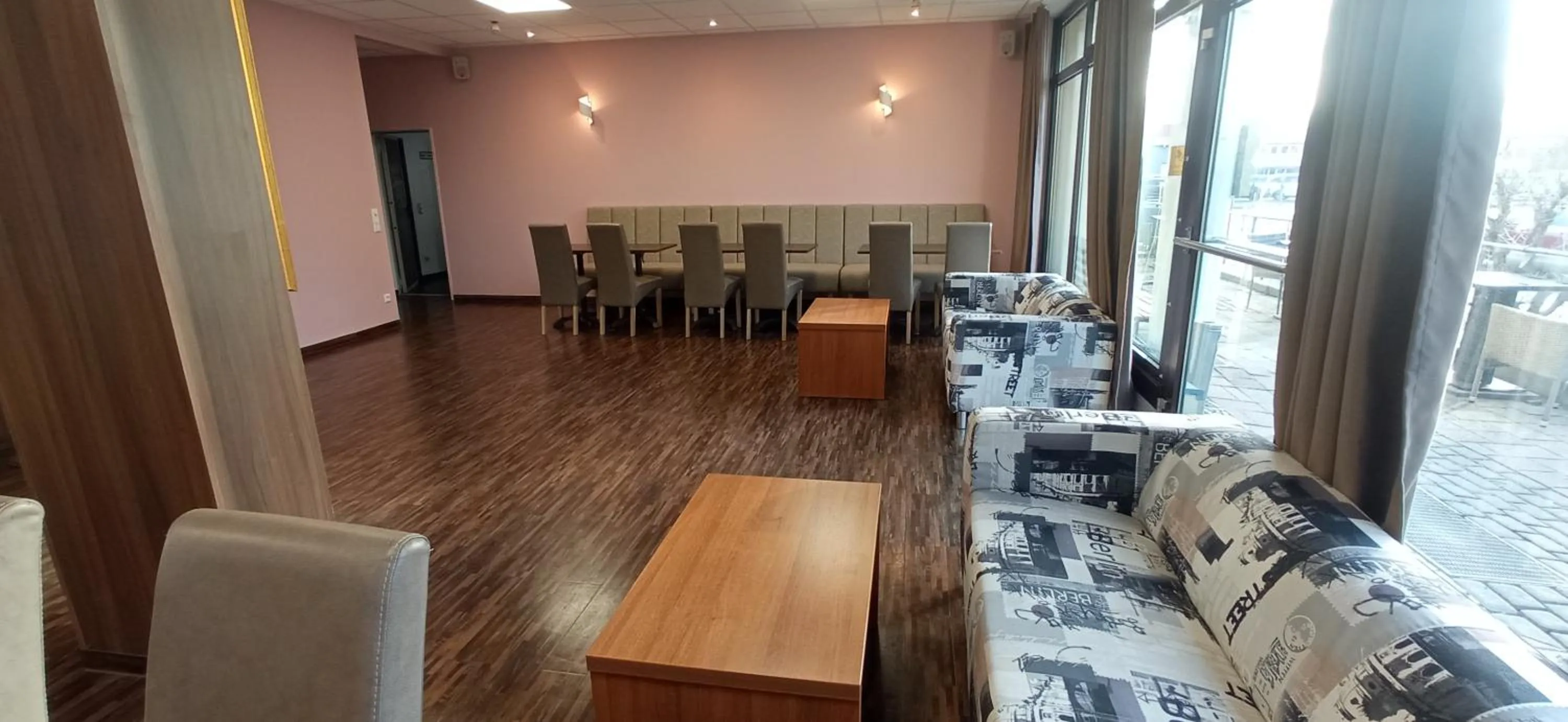 Restaurant/places to eat in Hotel Pankow