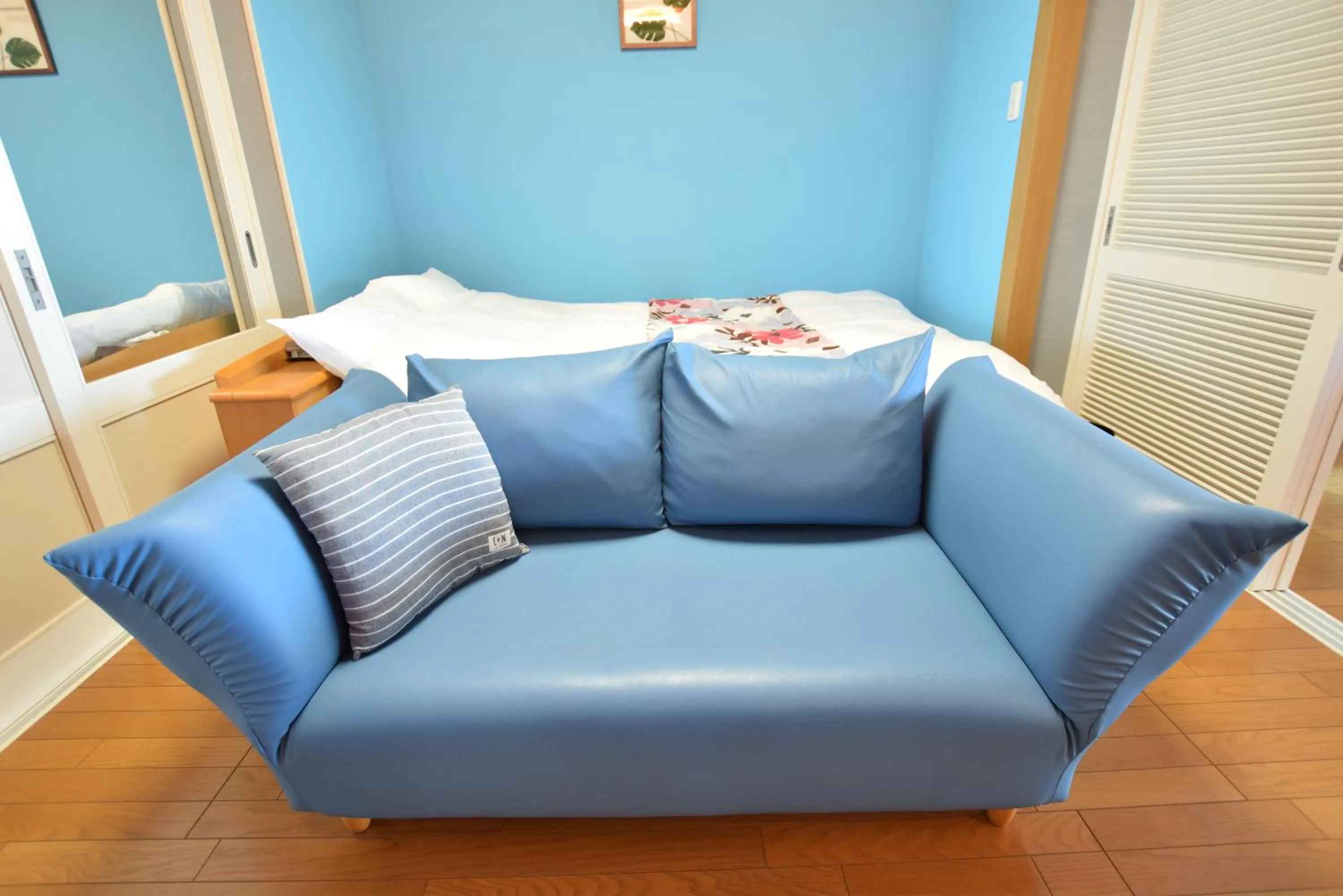 Living room, Bed in Shirahama Beach 312