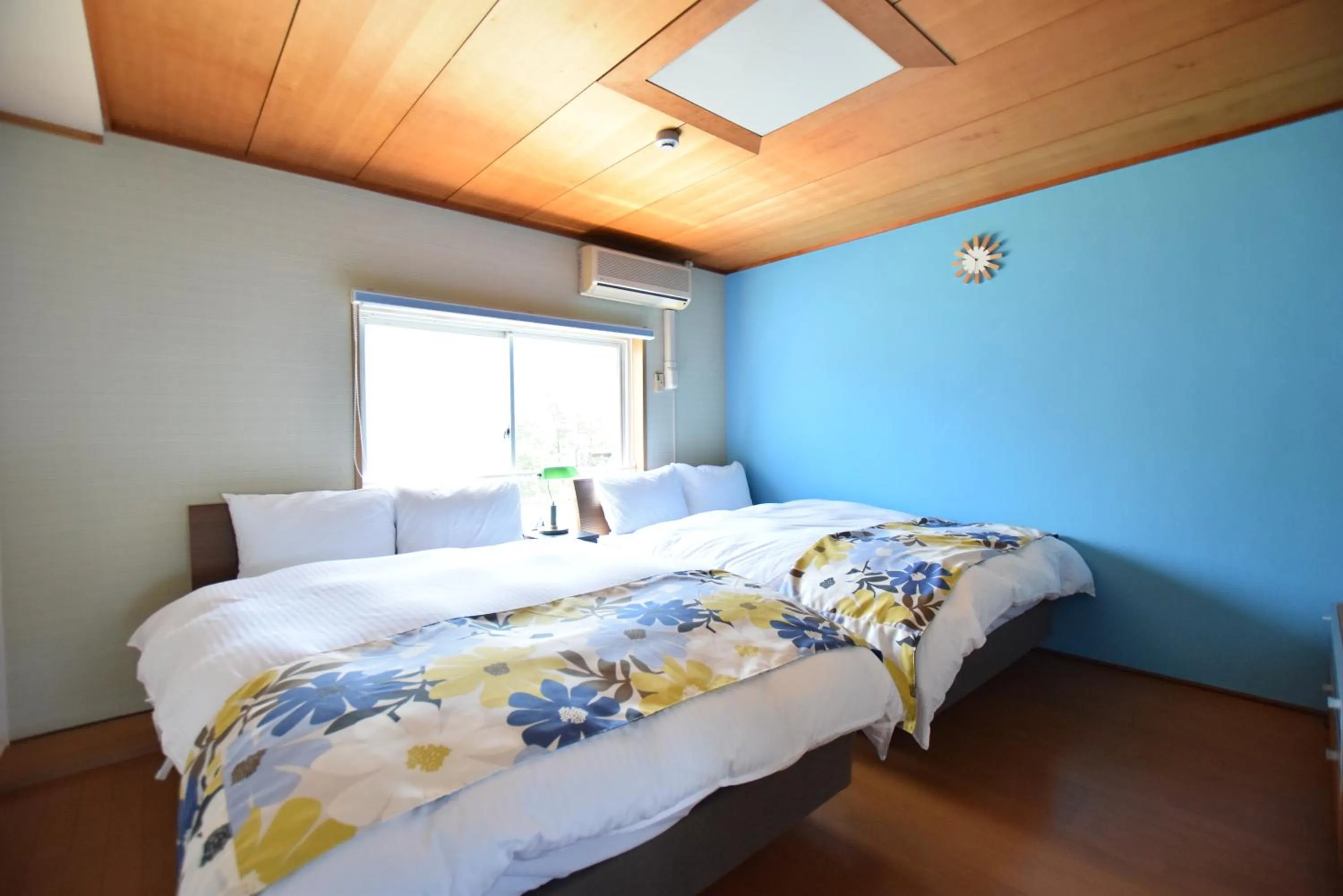 Bed in Shirahama Beach 312