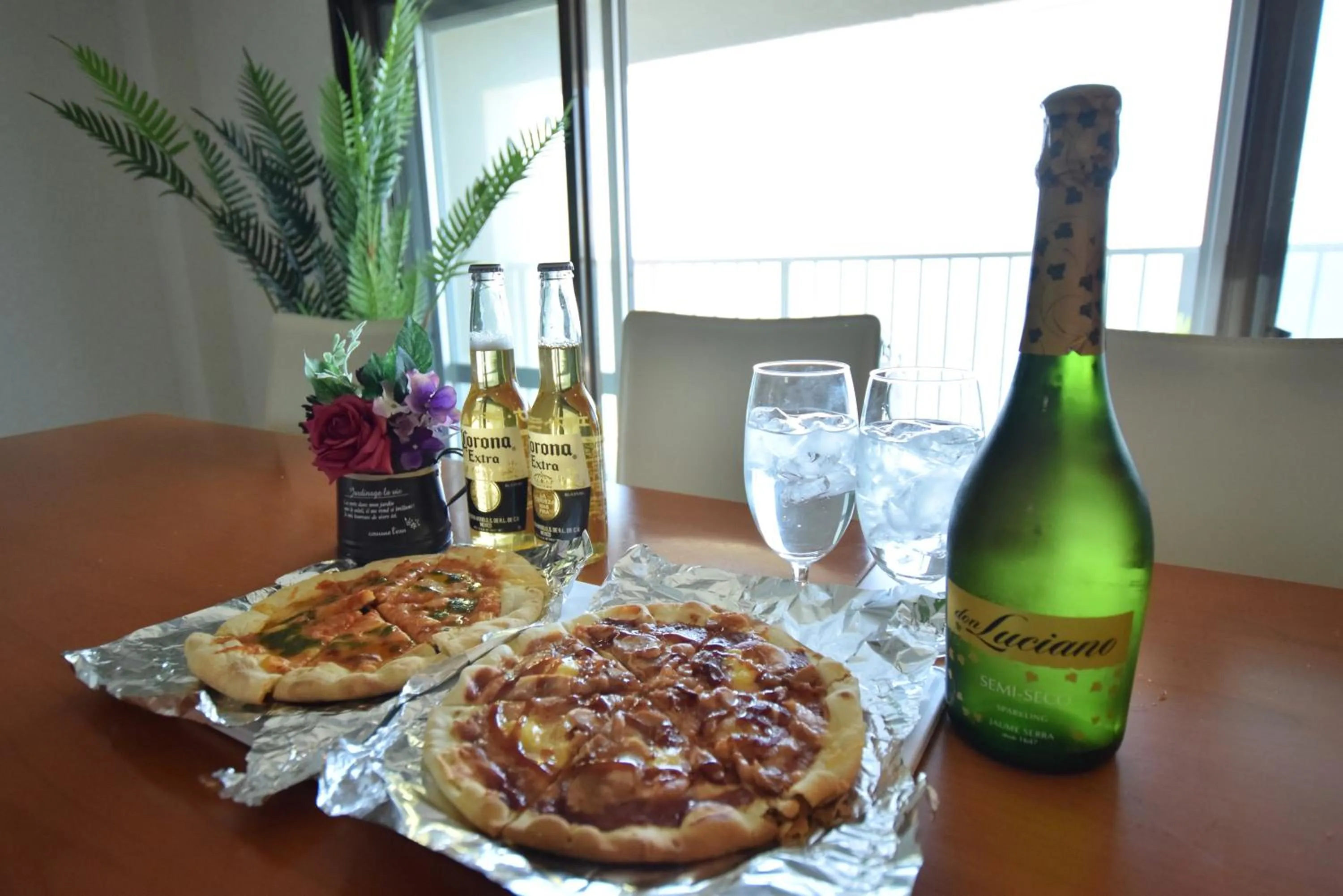 Dining area in Shirahama Beach 312