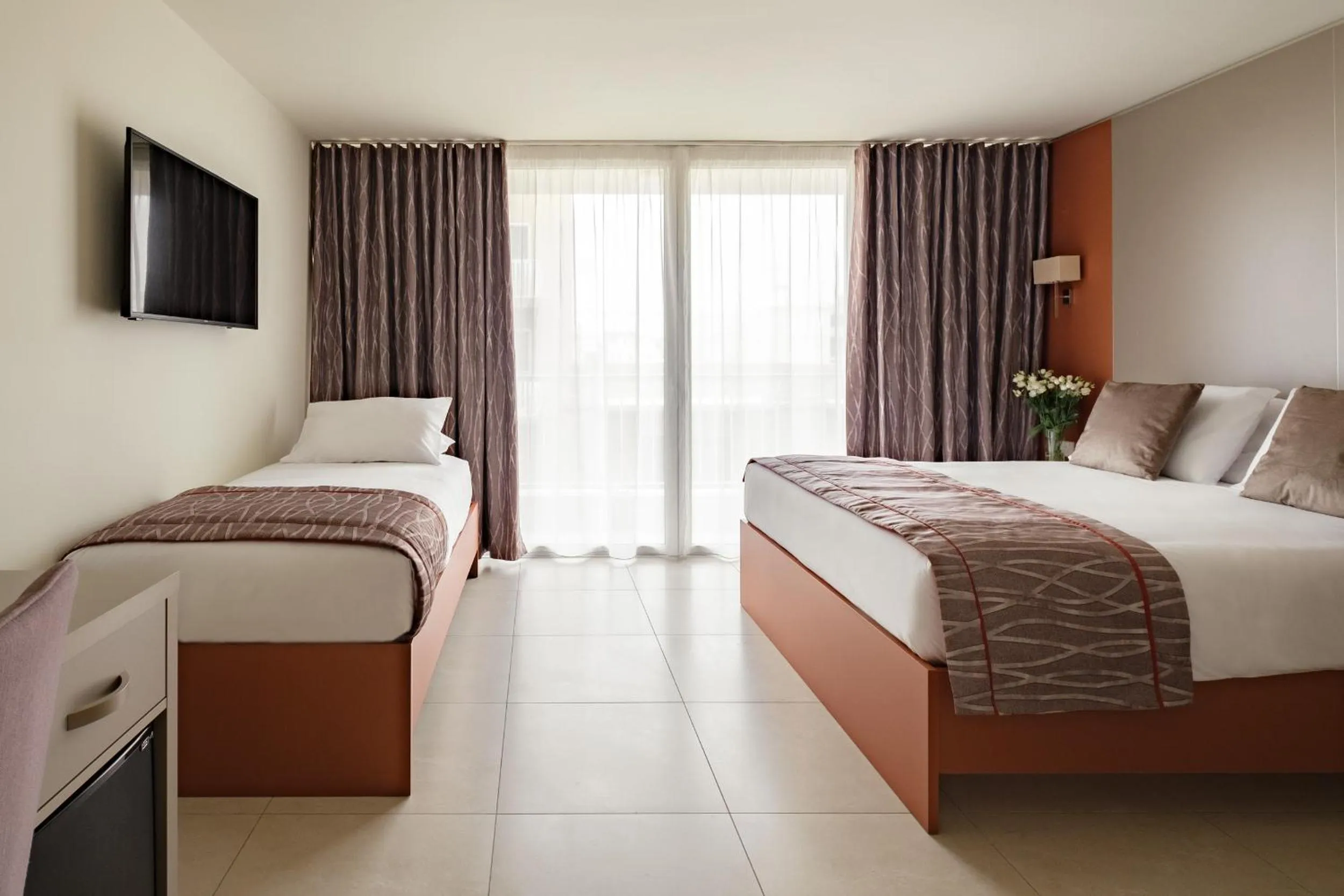 Bed in Mayflower Hotel Malta