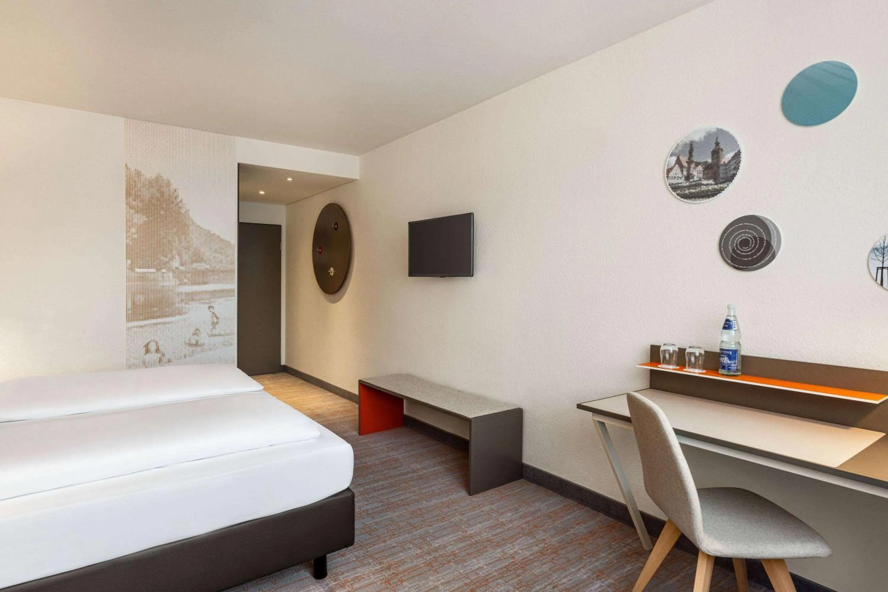 Photo of the whole room, Bed in Vienna House Easy by Wyndham Landsberg