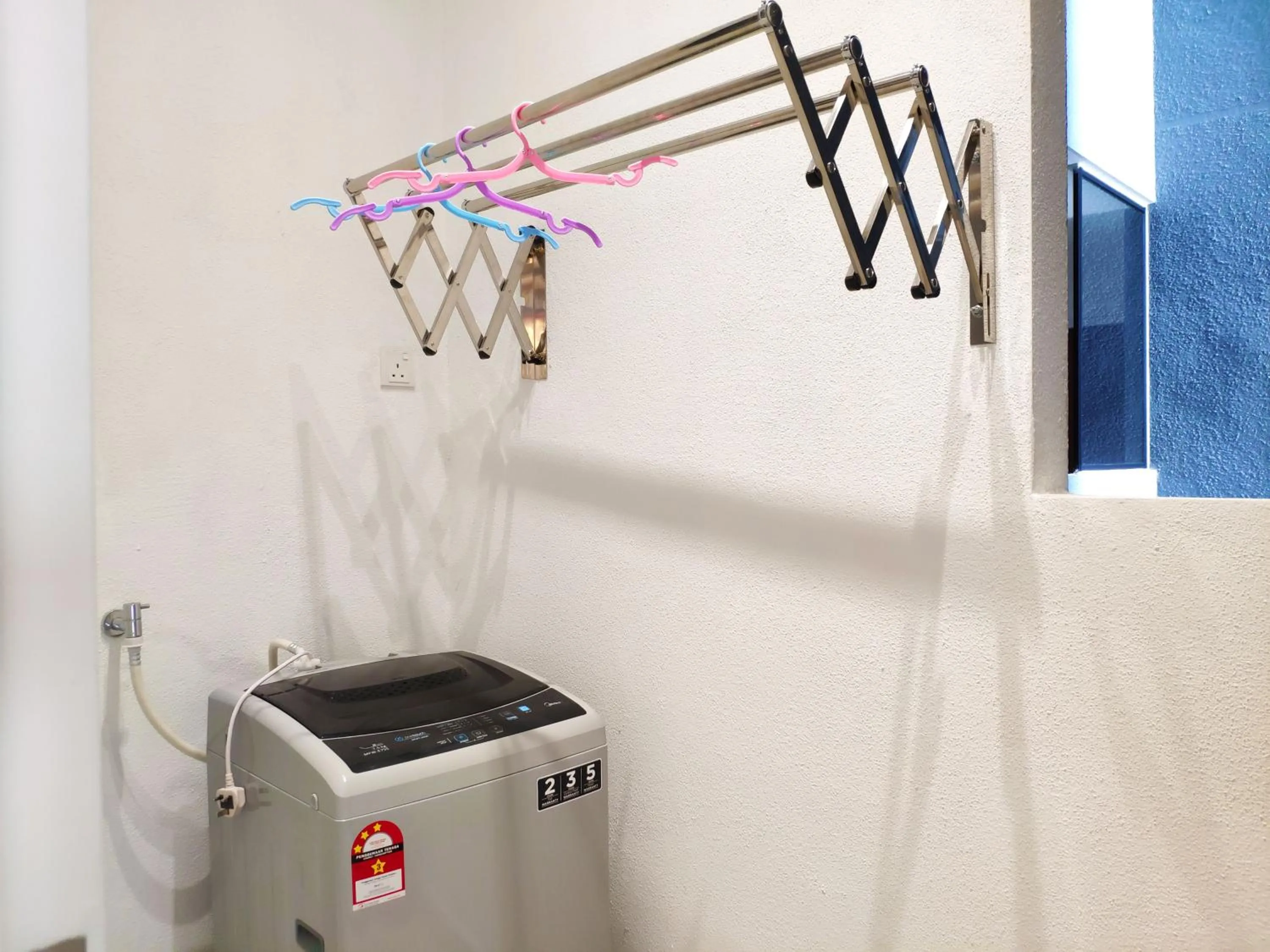 washing machine in Le Pavilion by Salaam Suites, 5 pax, near Setiawalk