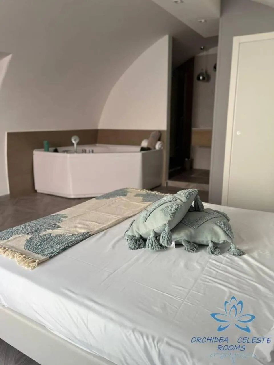 Hot Tub in B&B Orchidea Celeste