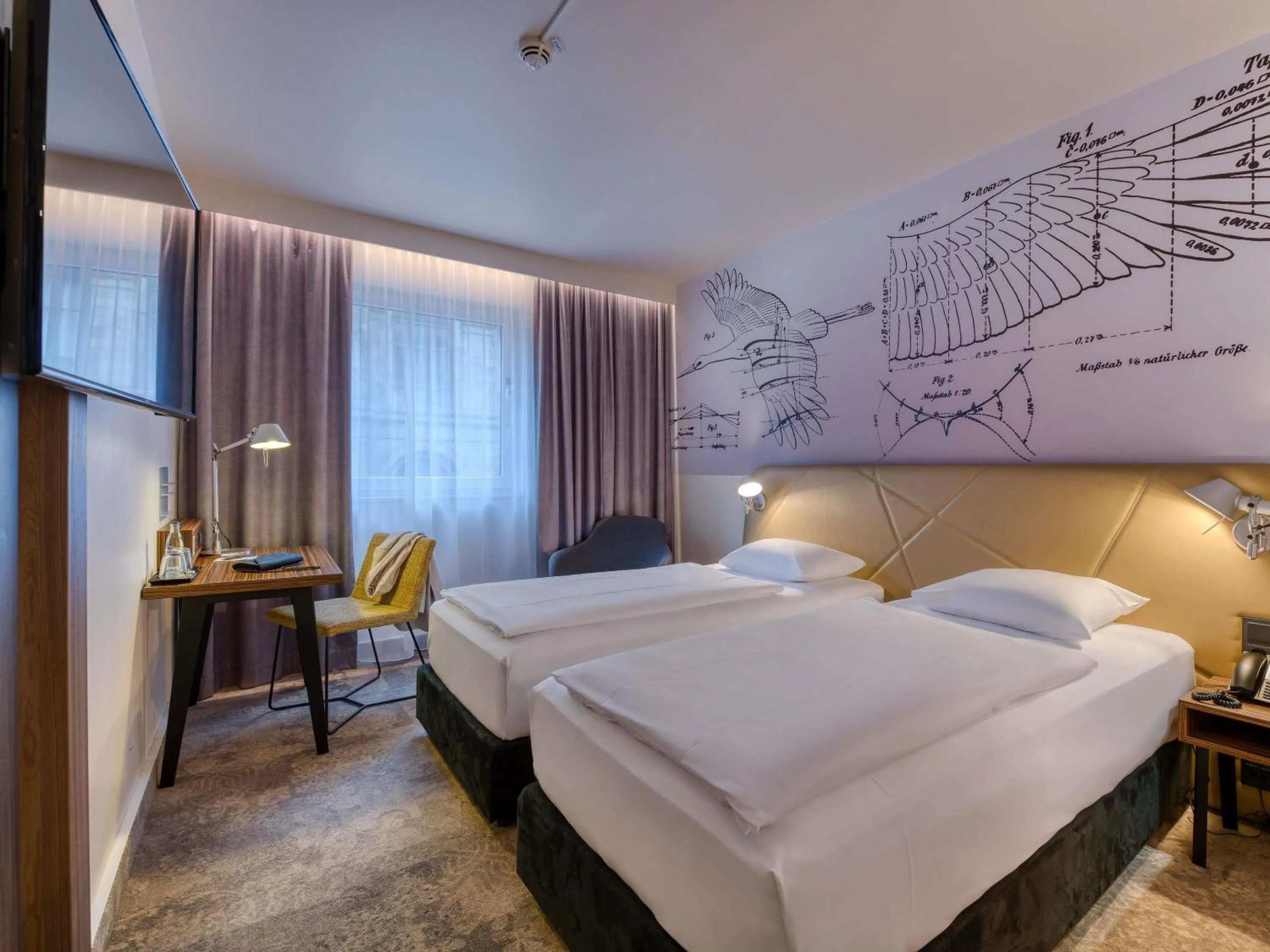 Property building, Bed in Mercure Hotel Berlin City