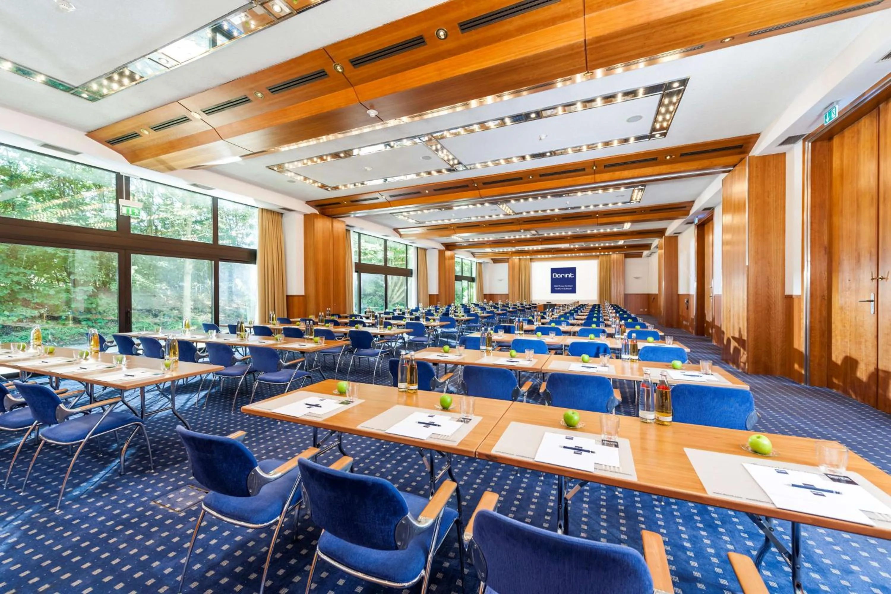 On site in Dorint Main Taunus Zentrum Frankfurt Sulzbach