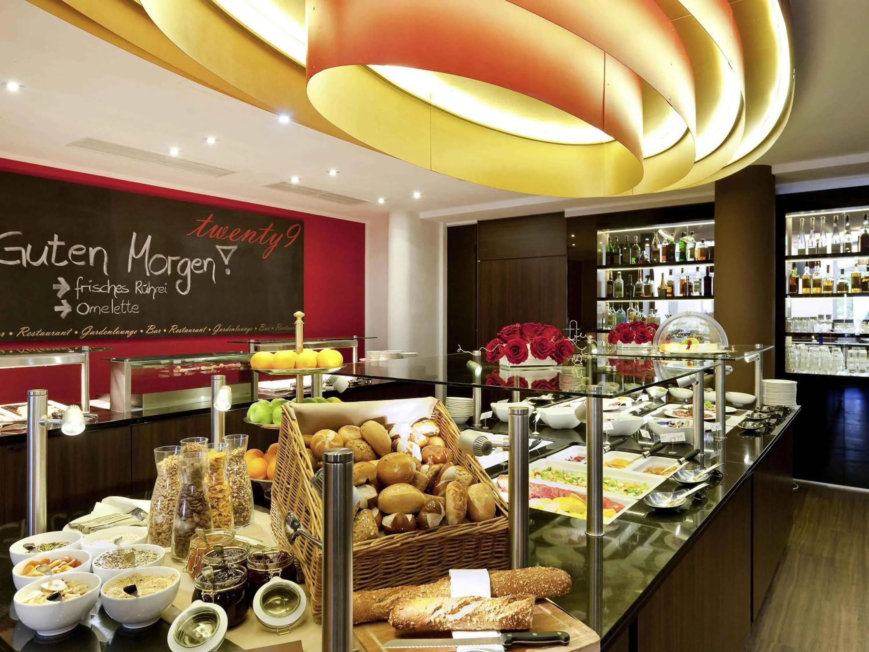 Restaurant/places to eat in Mercure Residenz Frankfurt Messe