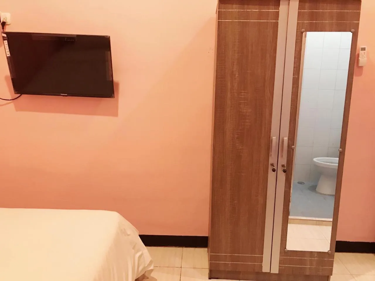 Bedroom, Bed in RoomZ Budget Residence