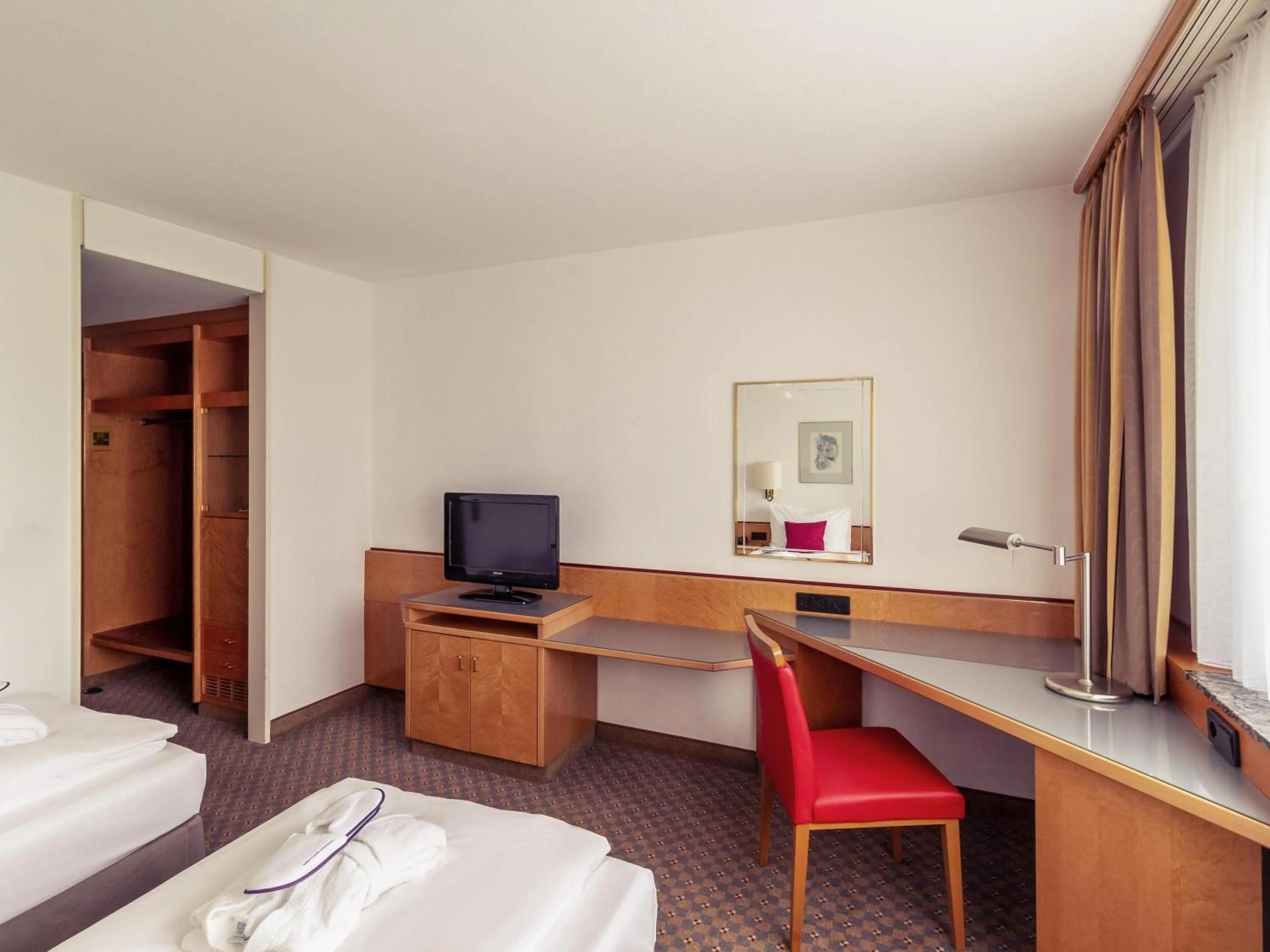 Bedroom, Bed in Mercure Hotel Köln City Friesenstraße