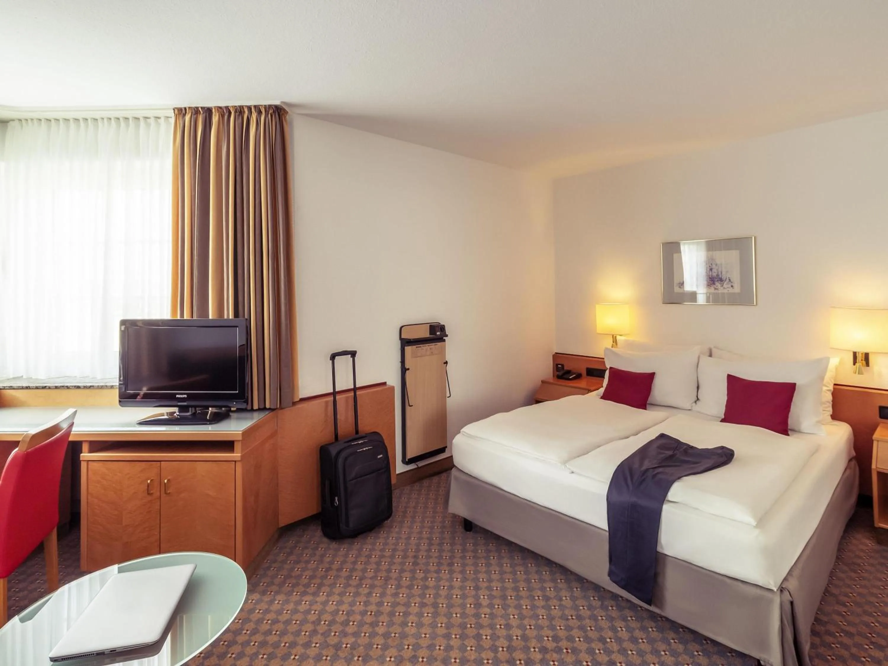 Bedroom, Bed in Mercure Hotel Köln City Friesenstraße