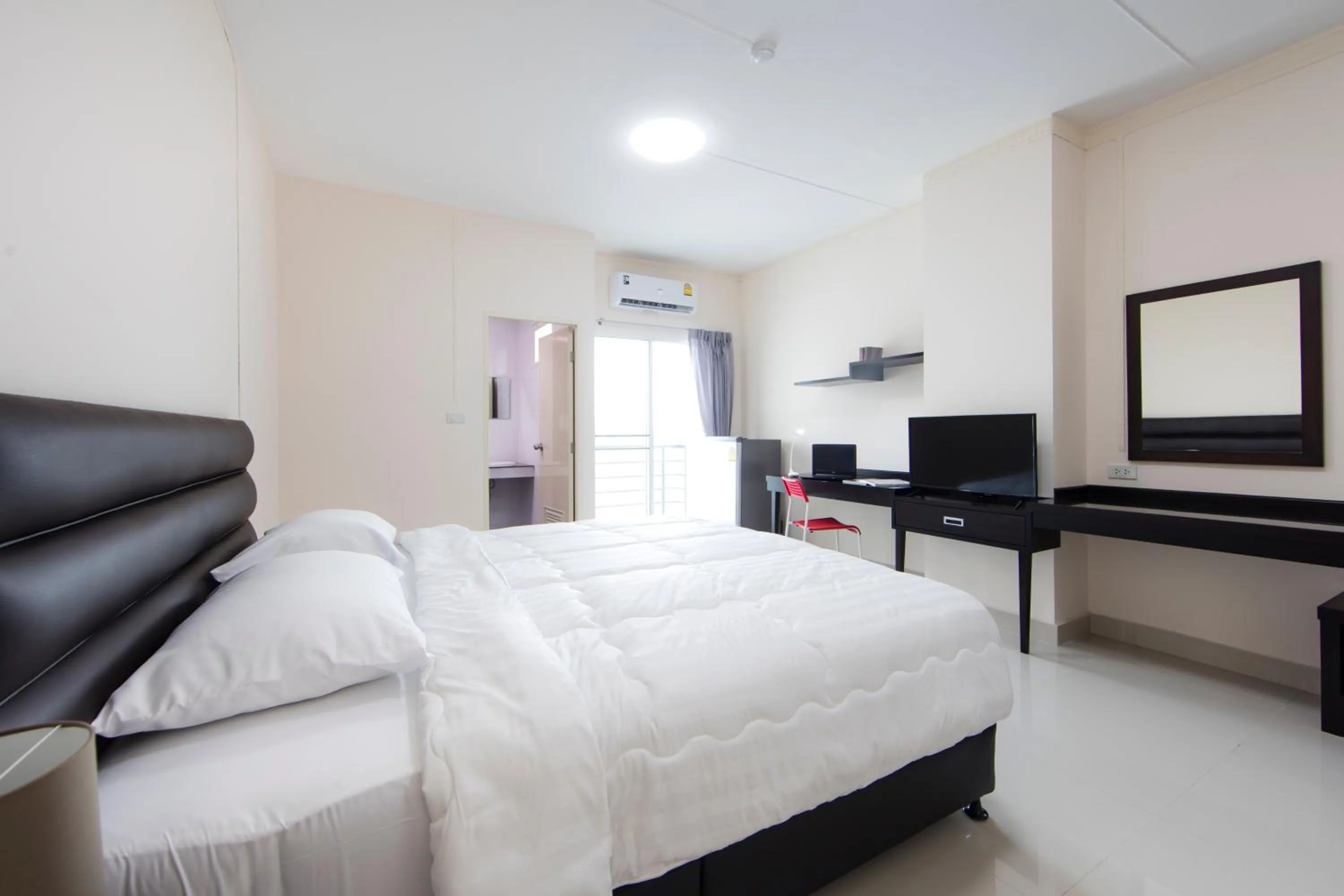 Photo of the whole room, Bed in JJ Residence