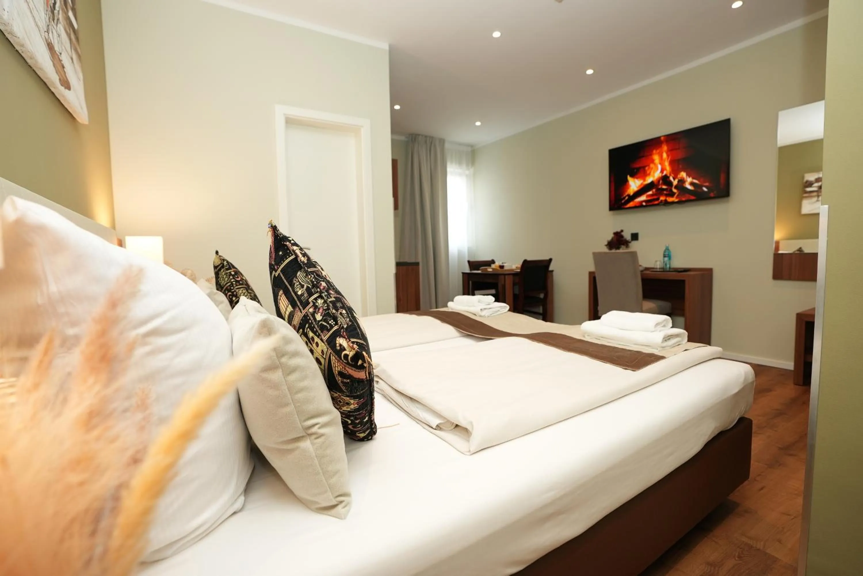 Bed in Hotel Attaché an der Messe