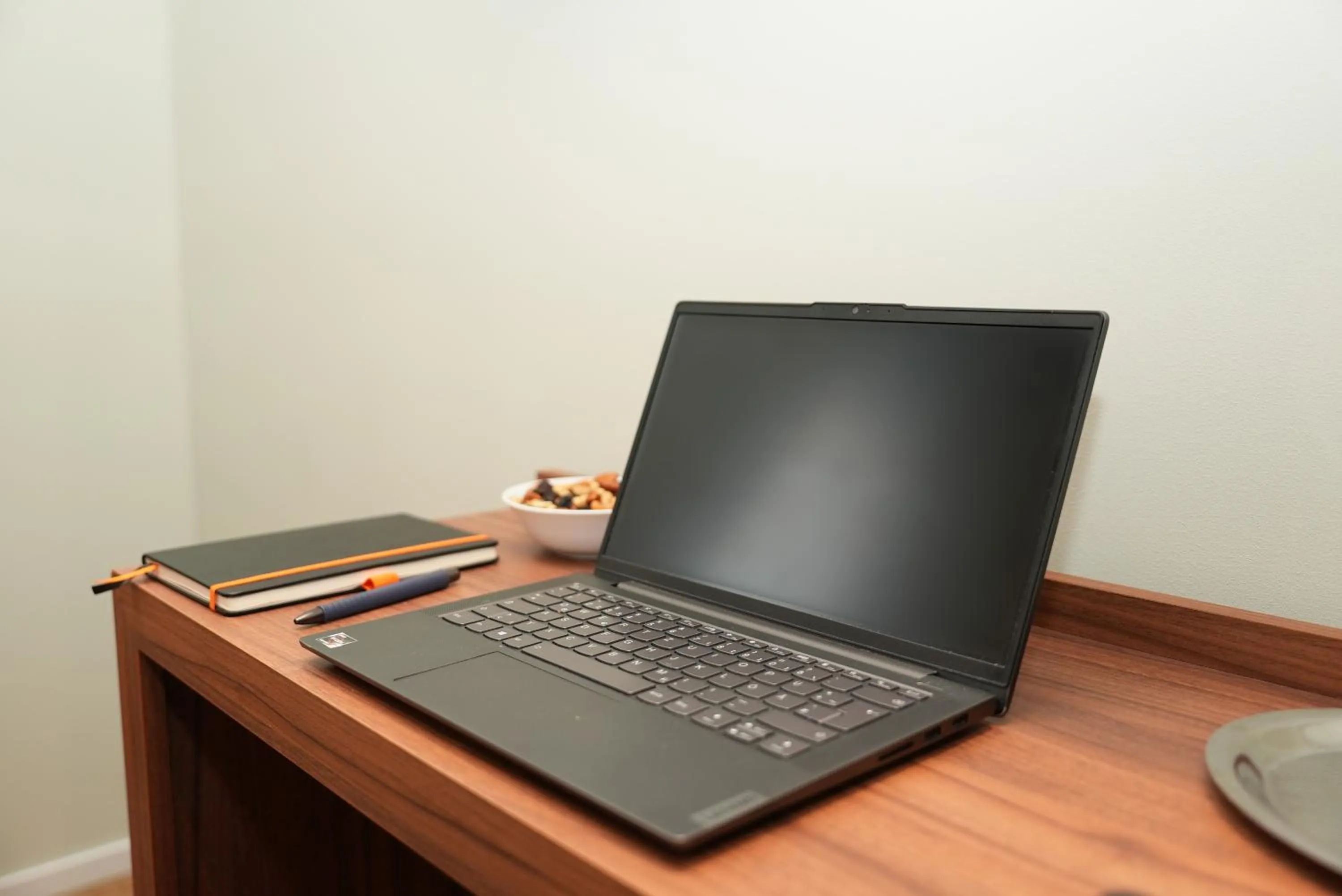 TV and multimedia in Hotel Attaché an der Messe