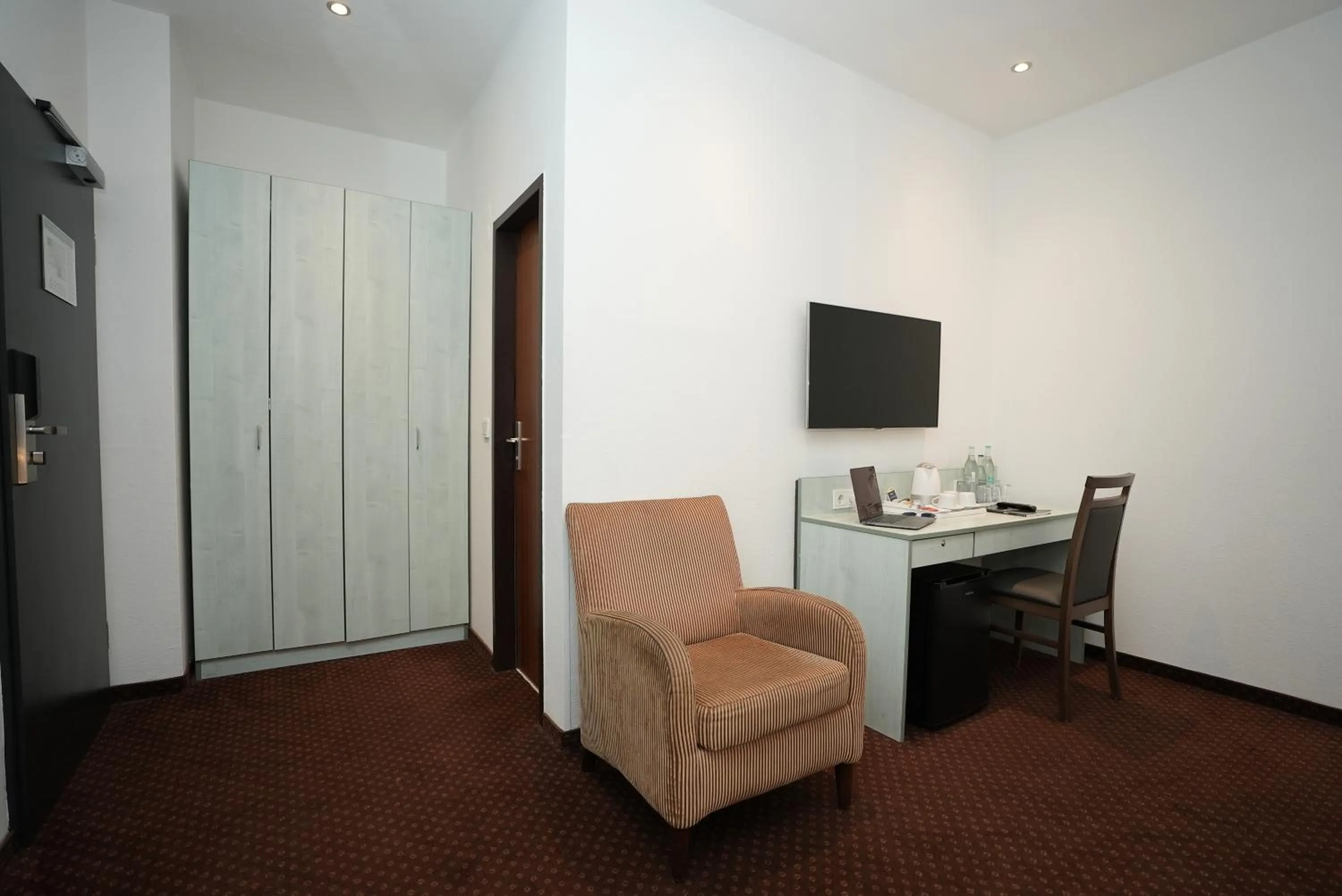 TV and multimedia in Hotel Attaché an der Messe