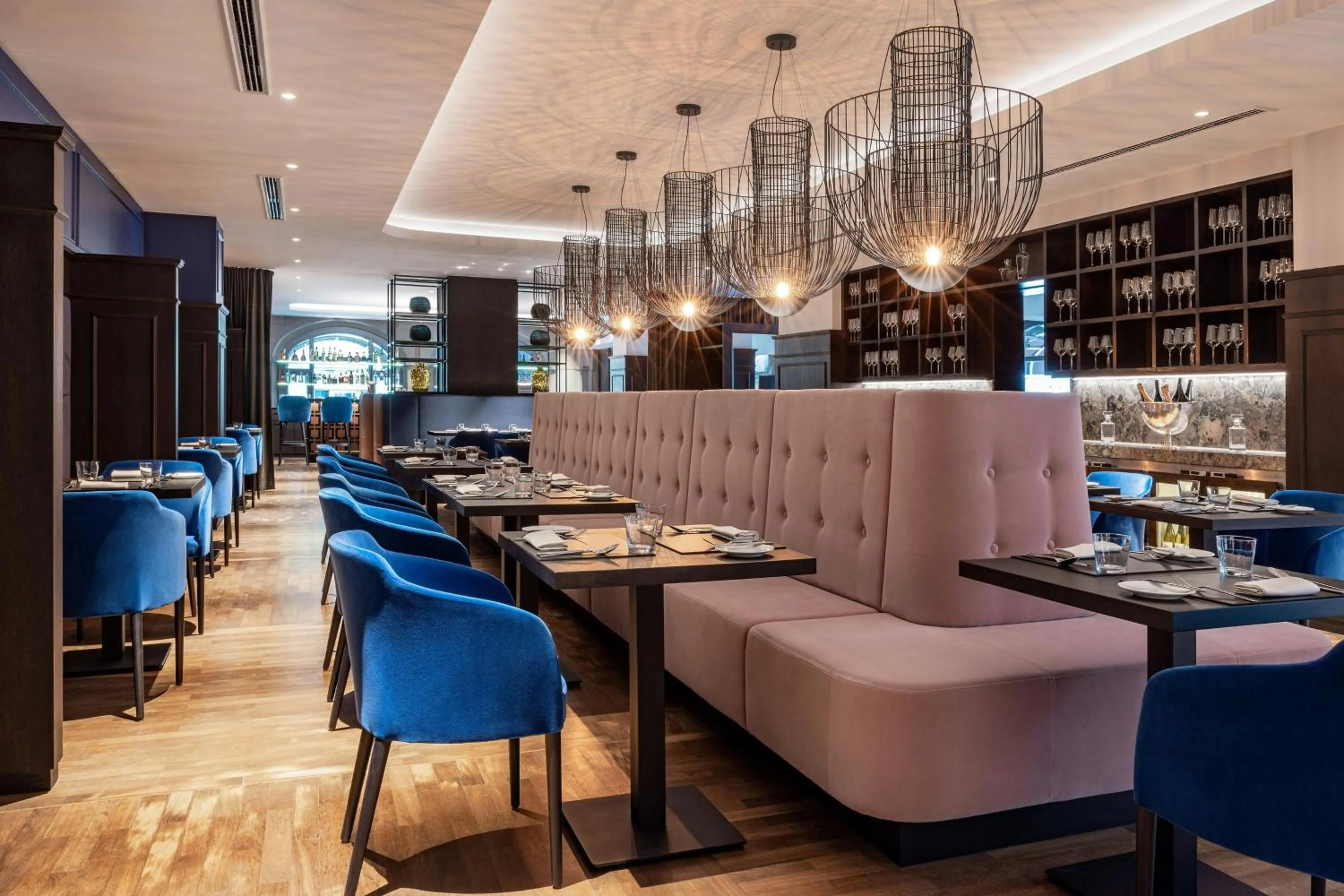 Restaurant/places to eat in Hotel Luc, Autograph Collection