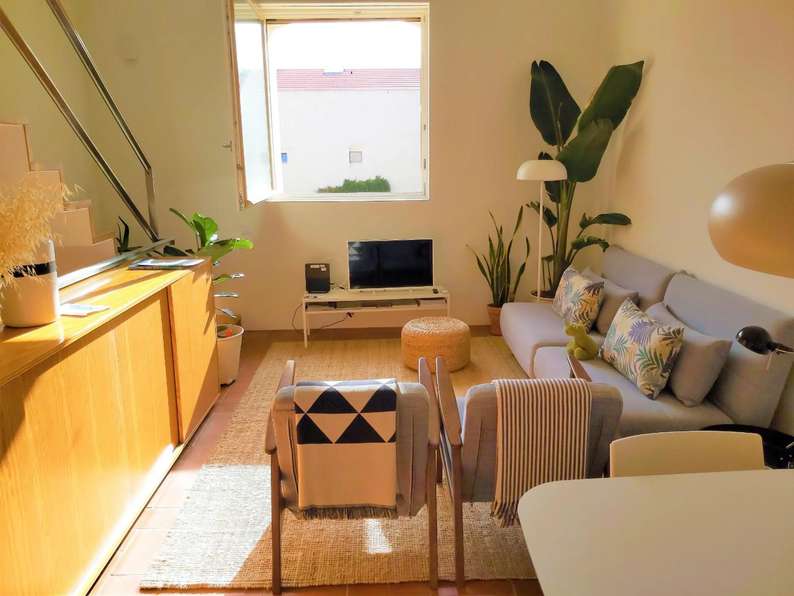Communal lounge/ TV room in Architect Arts Elegant Villa BF