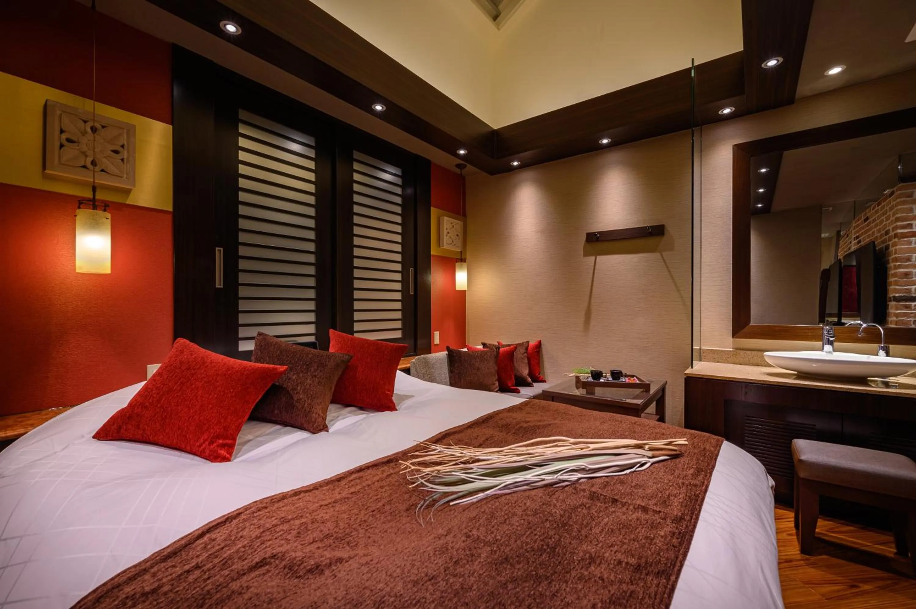 Bed in HOTEL C.KOHOKU