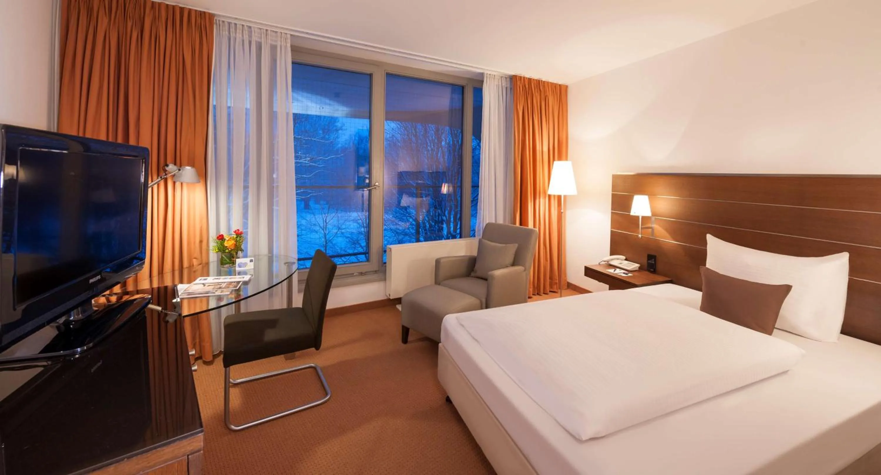 Bedroom, Bed in Dorint An der Kongresshalle Augsburg