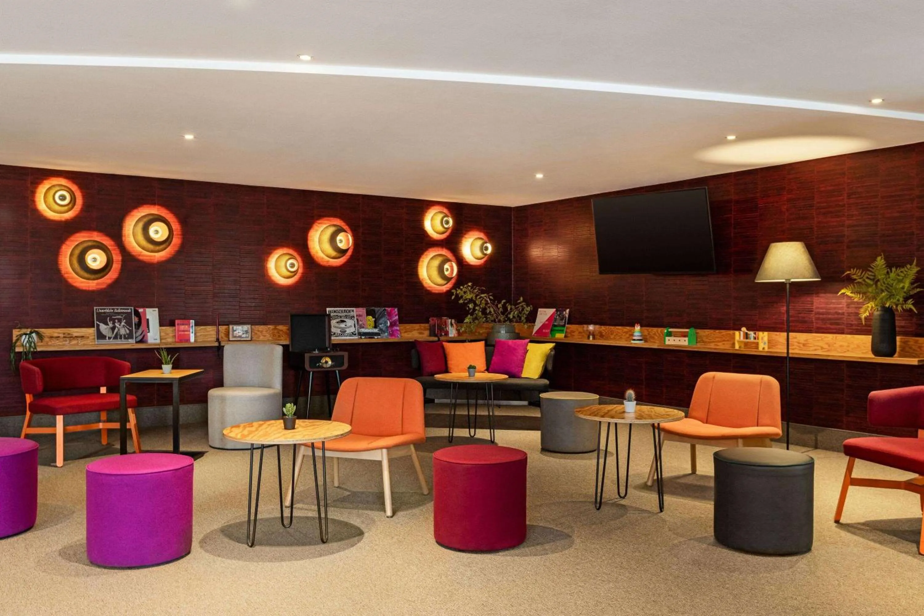 Lobby or reception in Vienna House Easy by Wyndham Coburg