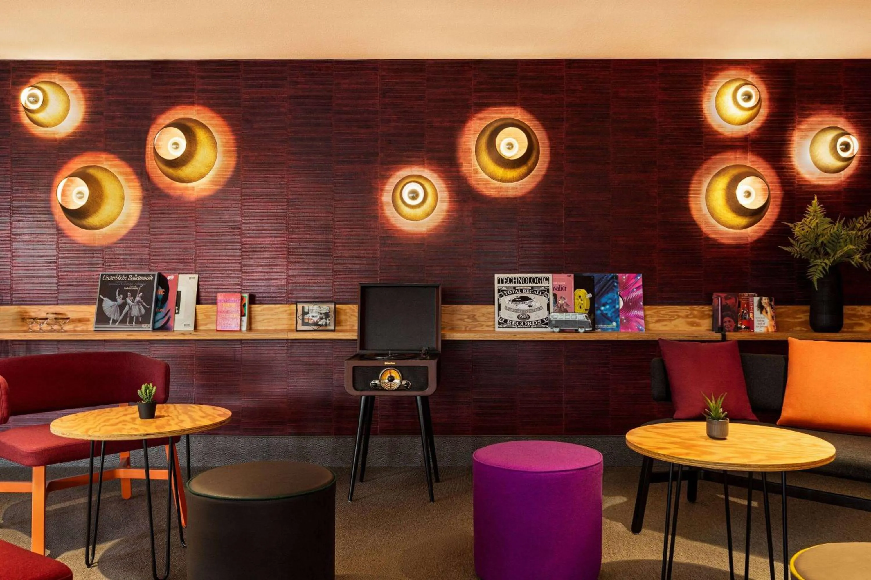 Lobby or reception in Vienna House Easy by Wyndham Coburg