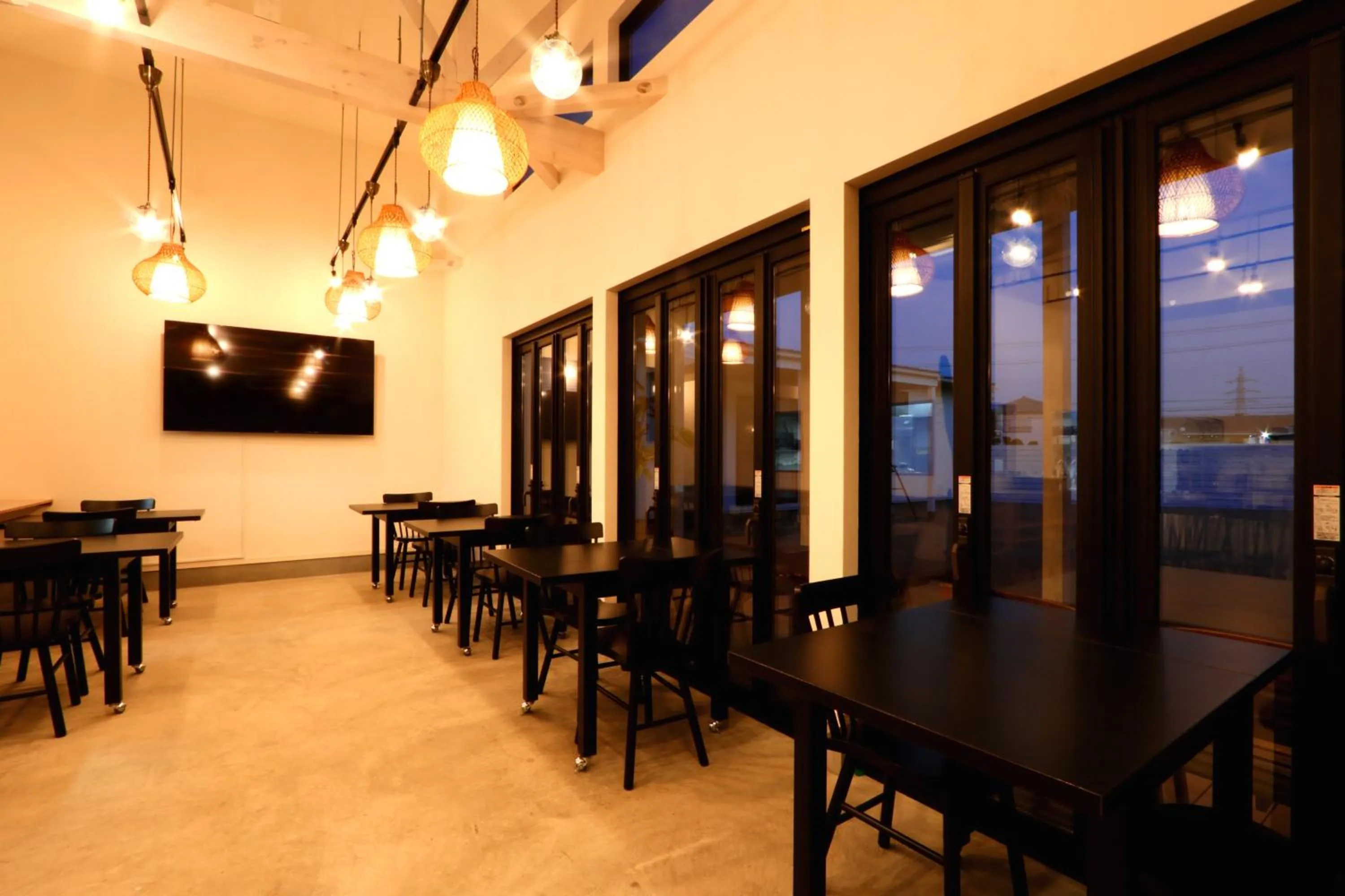 Restaurant/places to eat in Le.Blanche