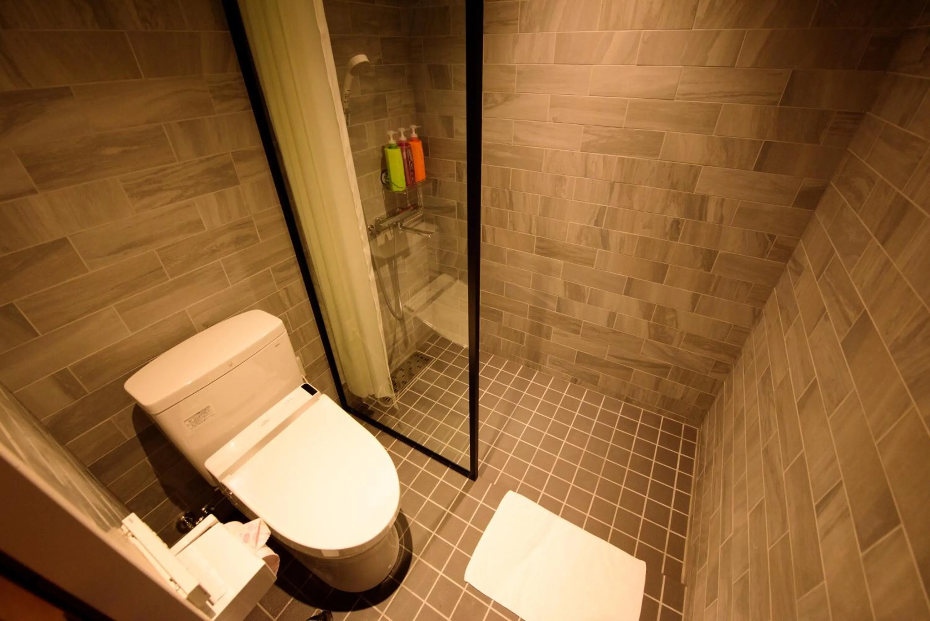 Shower in Le.Blanche