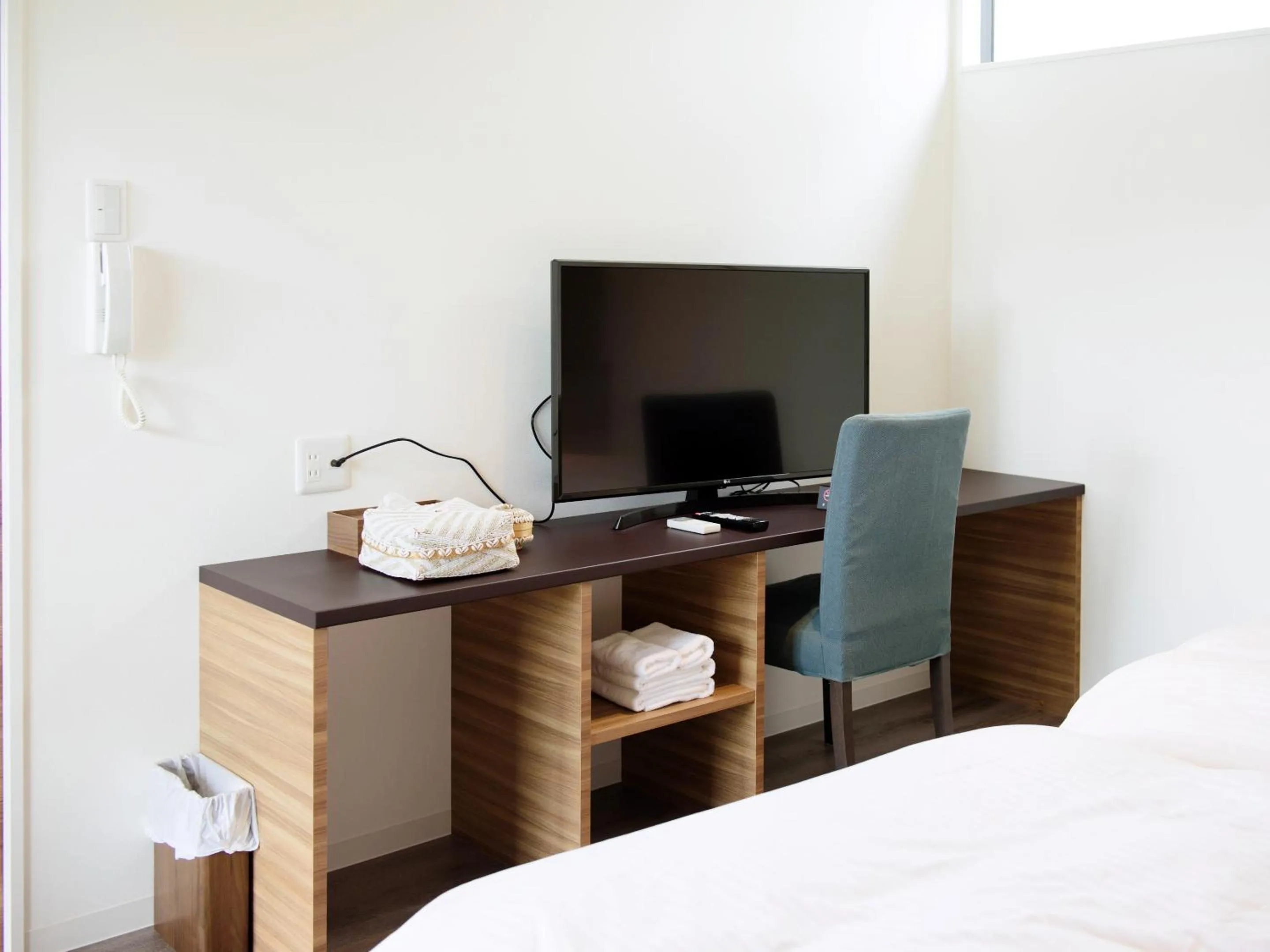 Photo of the whole room, Bed in Le.Blanche