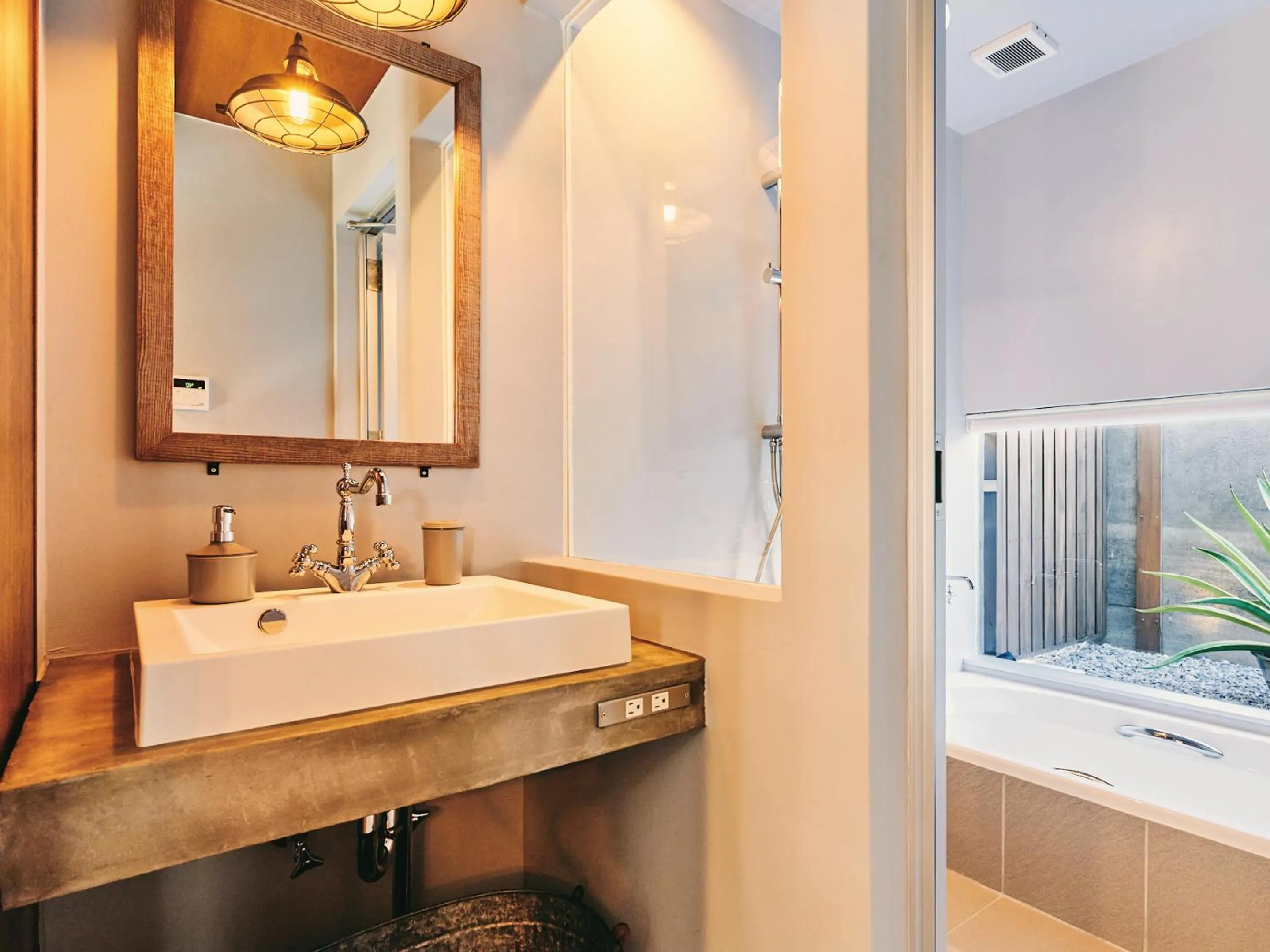 Photo of the whole room in IMAGINE OKINAWA -stay-