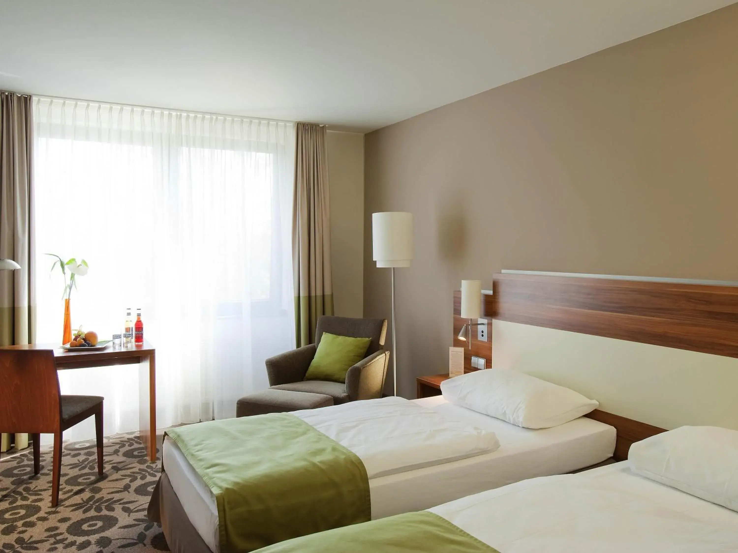 Superior Double Room in Mercure Tagungs- & Landhotel Krefeld Superior Double Room in Mercure Tagungs- & Landhotel Krefeld