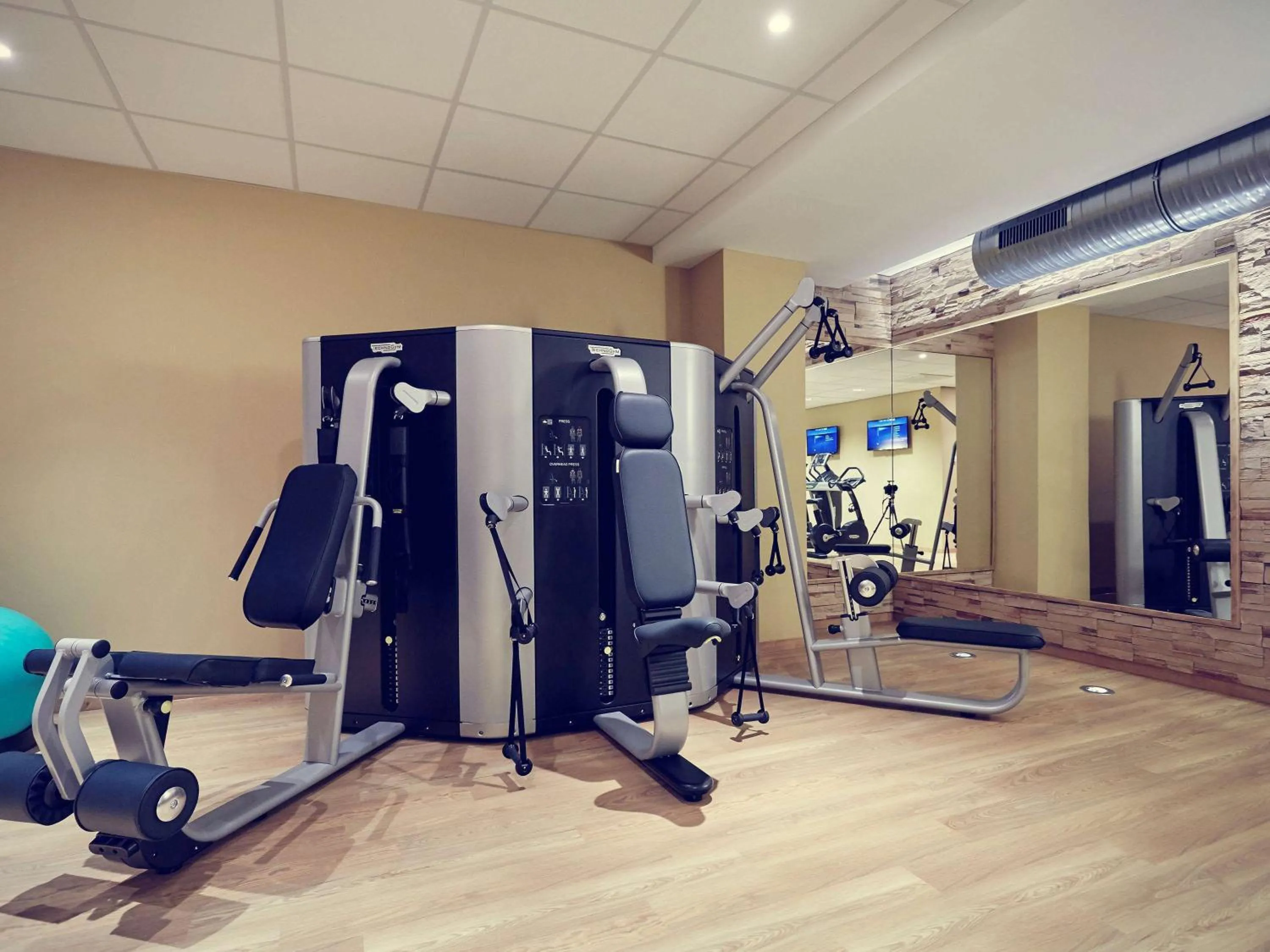 Fitness centre/facilities in Mercure Tagungs- & Landhotel Krefeld