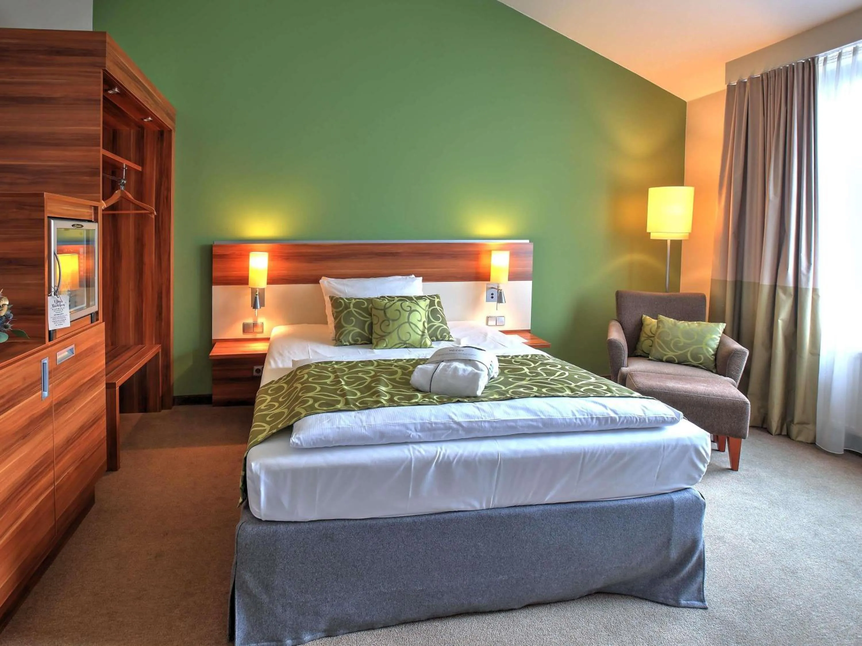 Bedroom, Bed in Mercure Tagungs- & Landhotel Krefeld