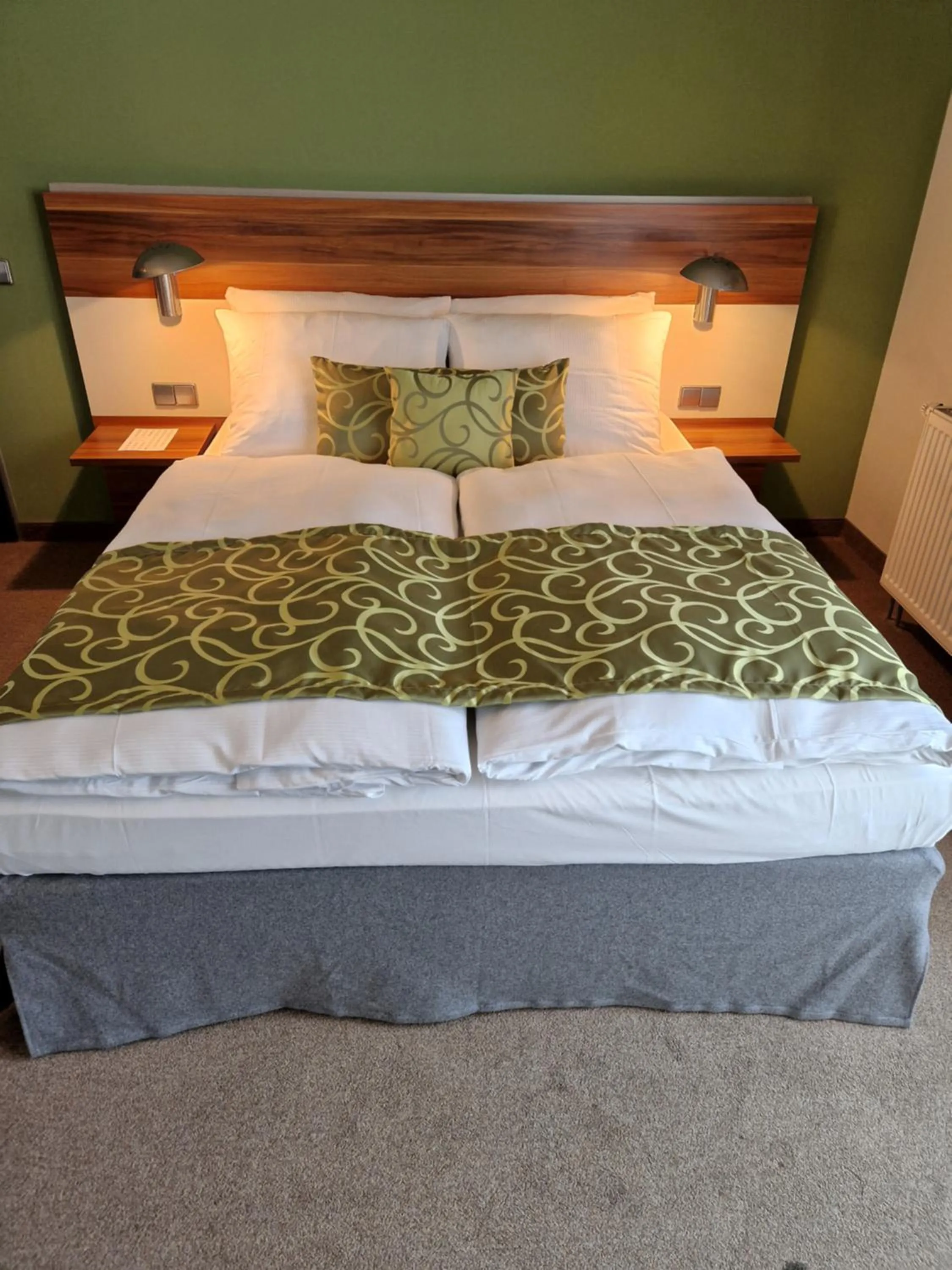 Bedroom, Bed in Mercure Tagungs- & Landhotel Krefeld