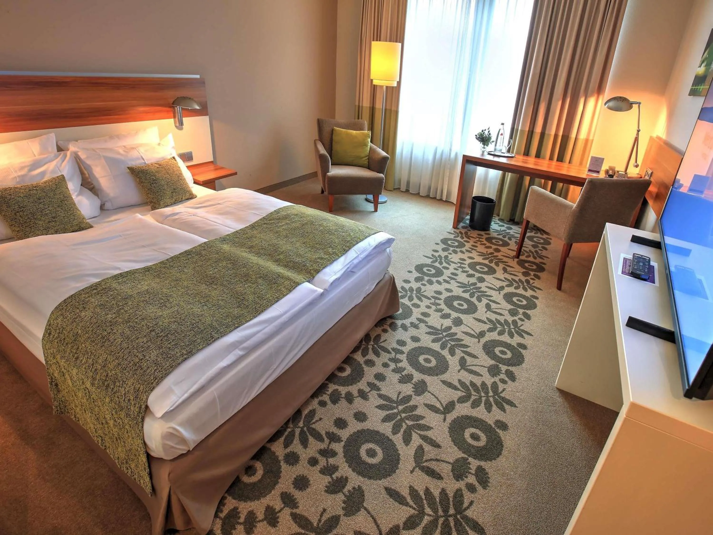 Bedroom, Bed in Mercure Tagungs- & Landhotel Krefeld