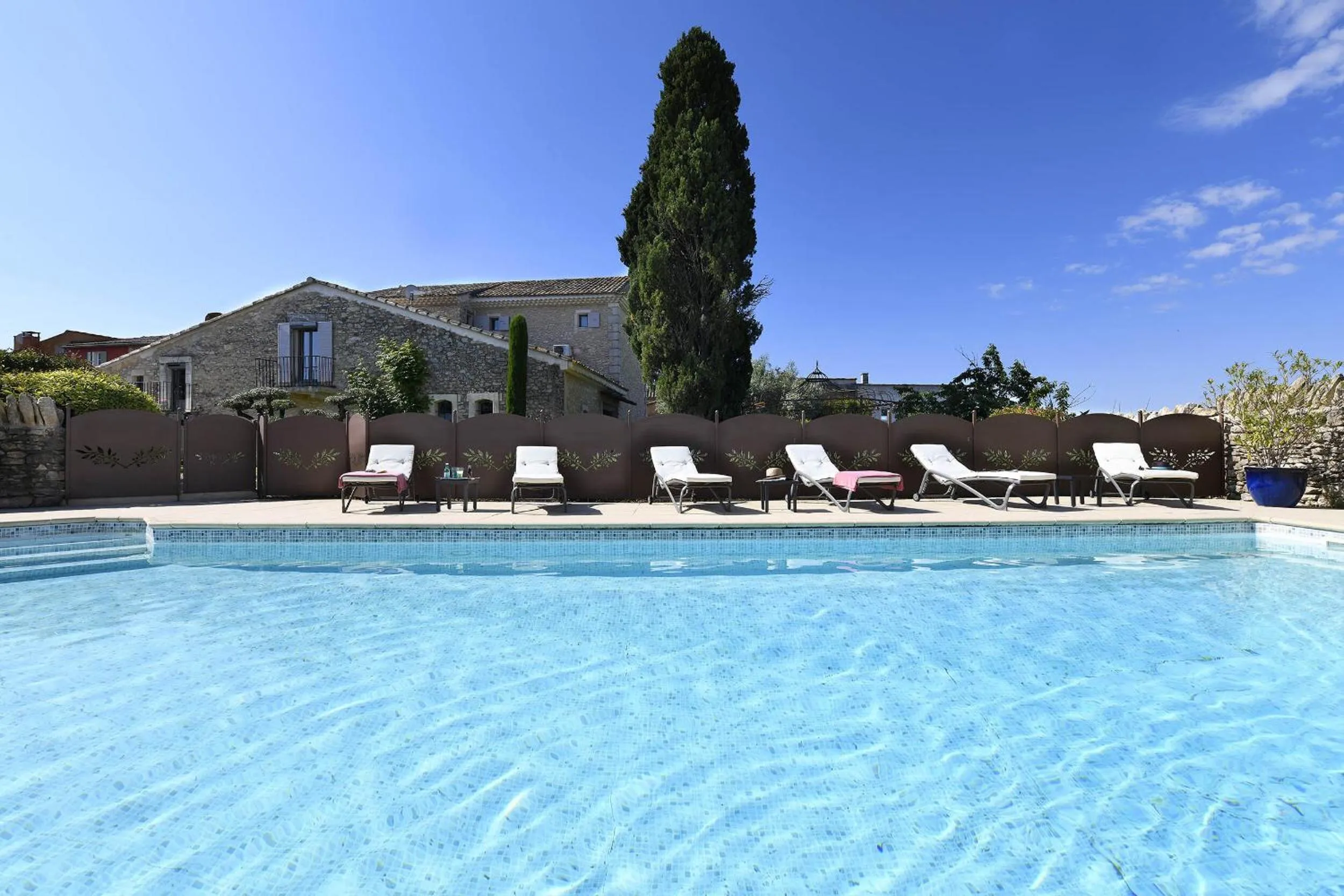 Pool view in Bastide des Demoiselles
