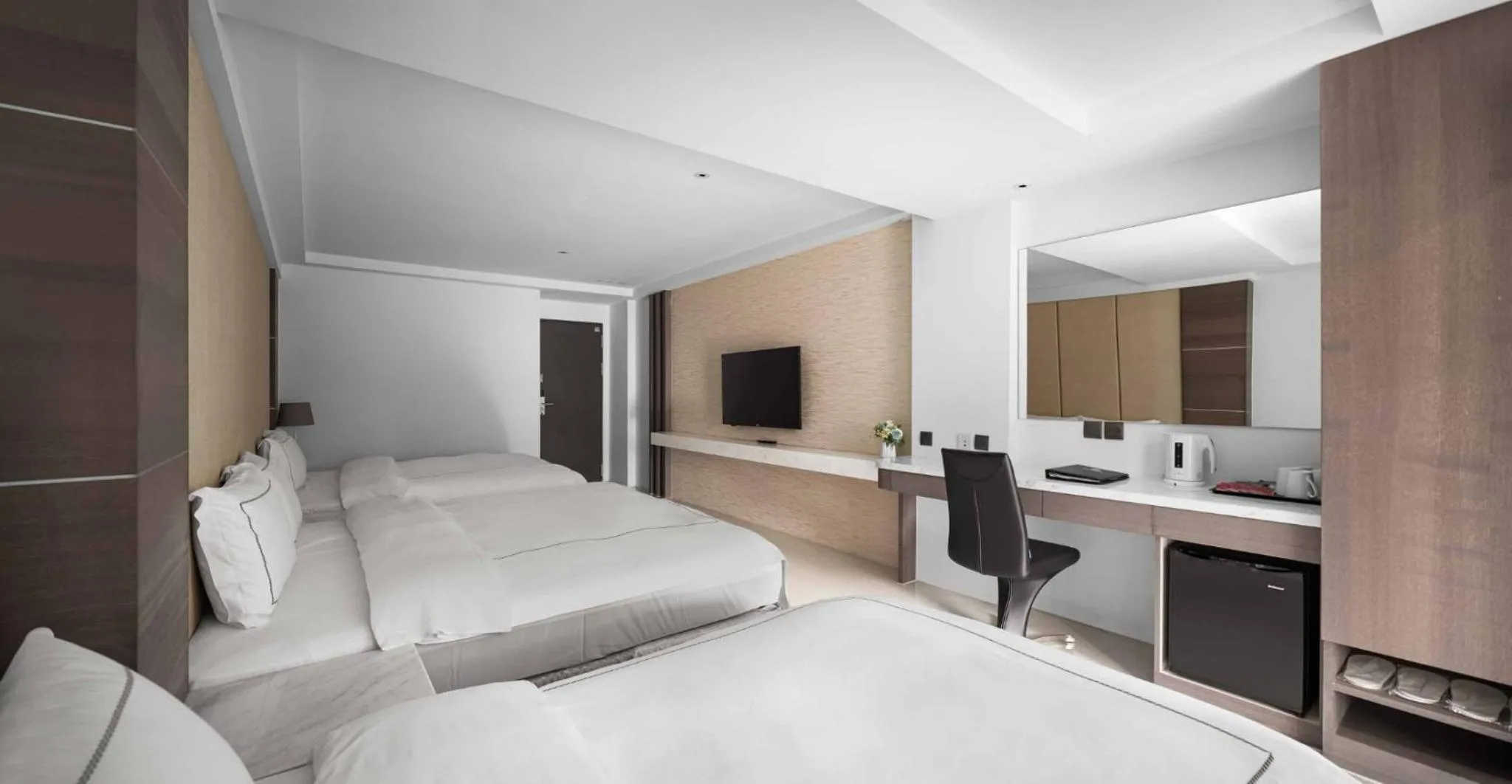 Photo of the whole room, Bed in Gamalan Spring Hotel