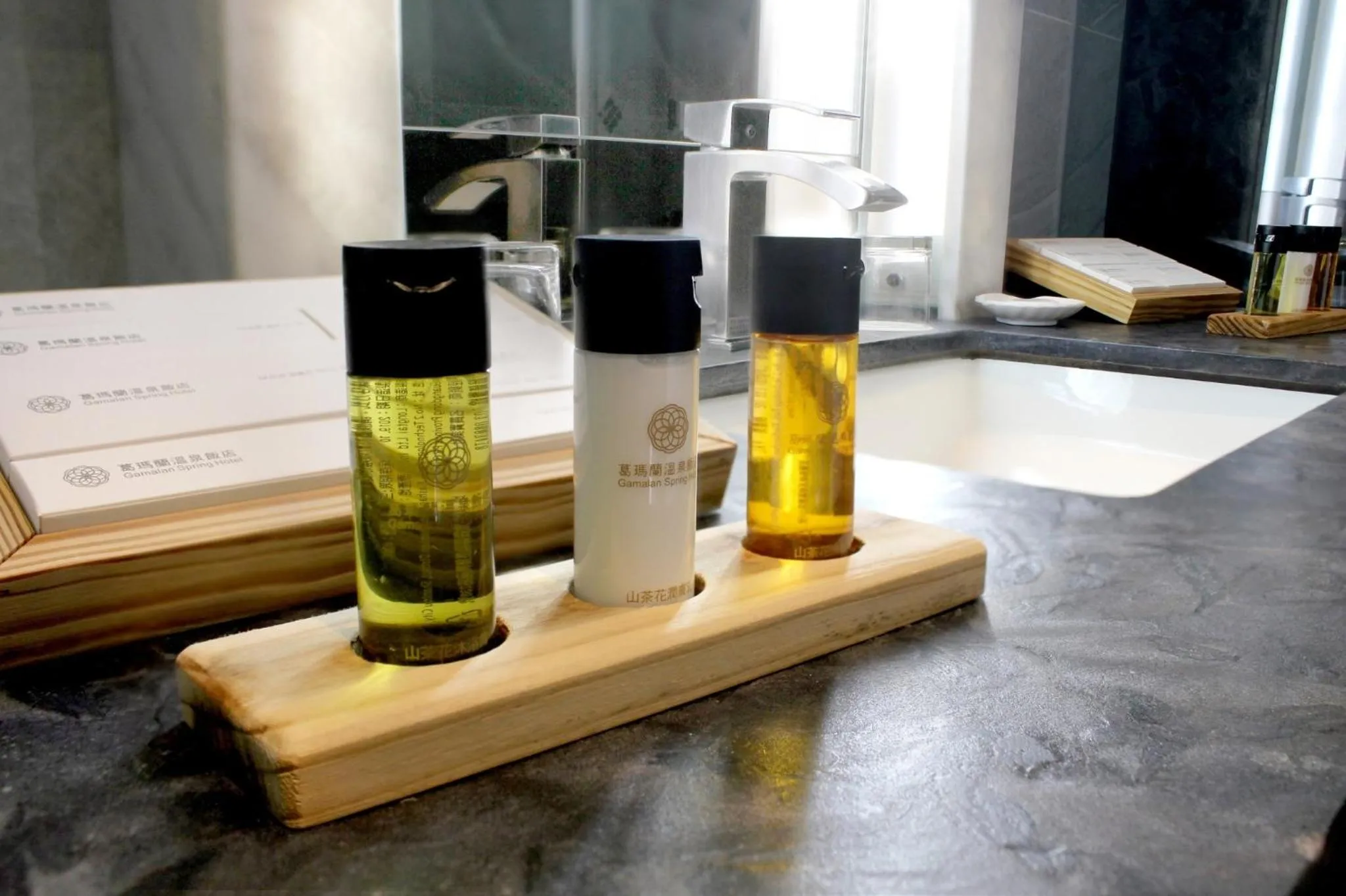 Bathroom in Gamalan Spring Hotel