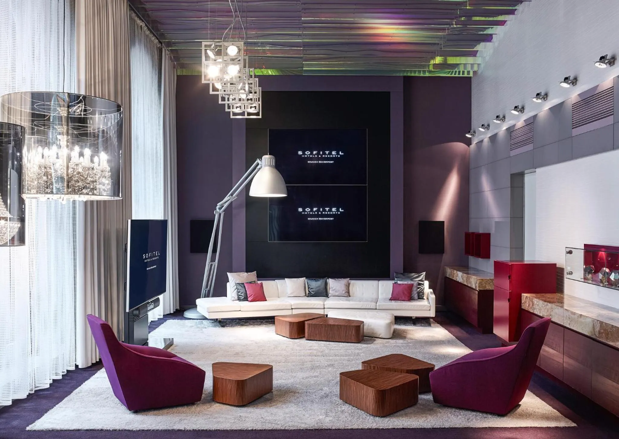 Living room in Sofitel Munich Bayerpost