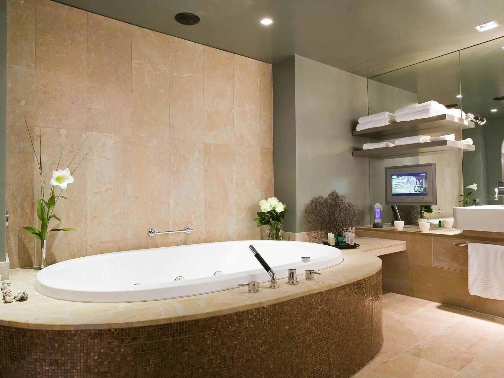 Photo of the whole room in Sofitel Munich Bayerpost